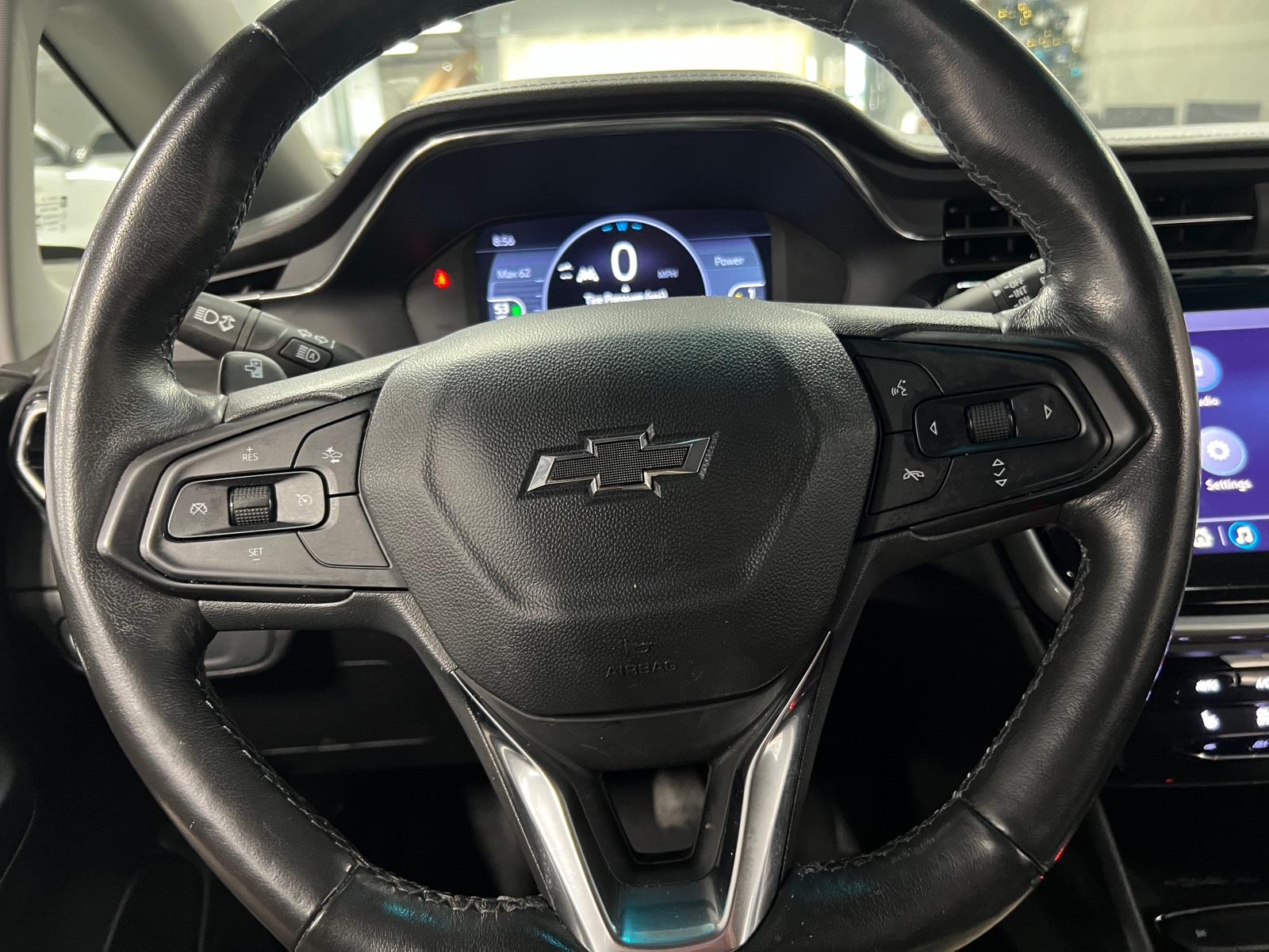 Thumbnail: 2022 Chevrolet Bolt EV - 4