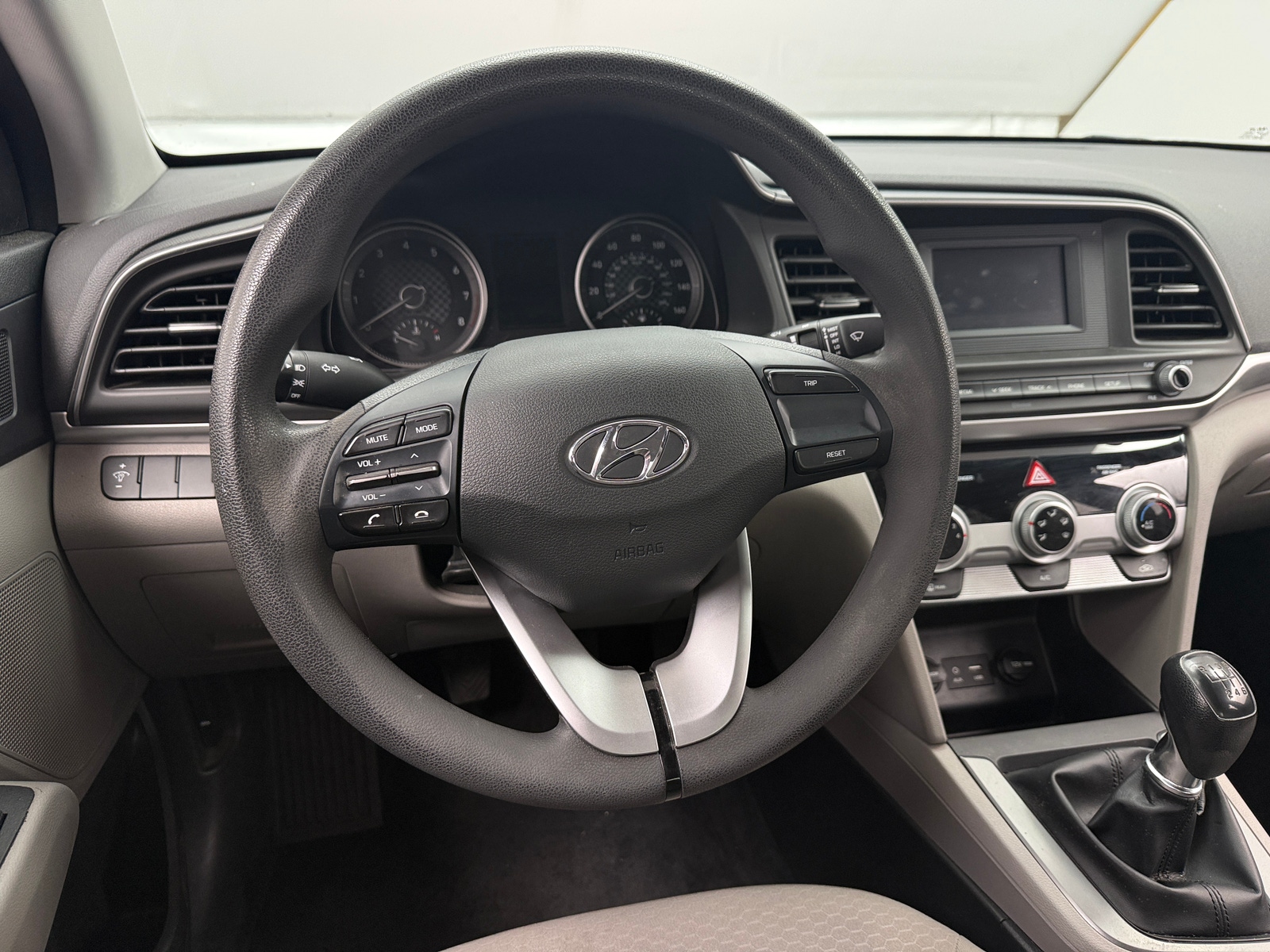 Thumbnail: 2019 Hyundai Elantra - 5