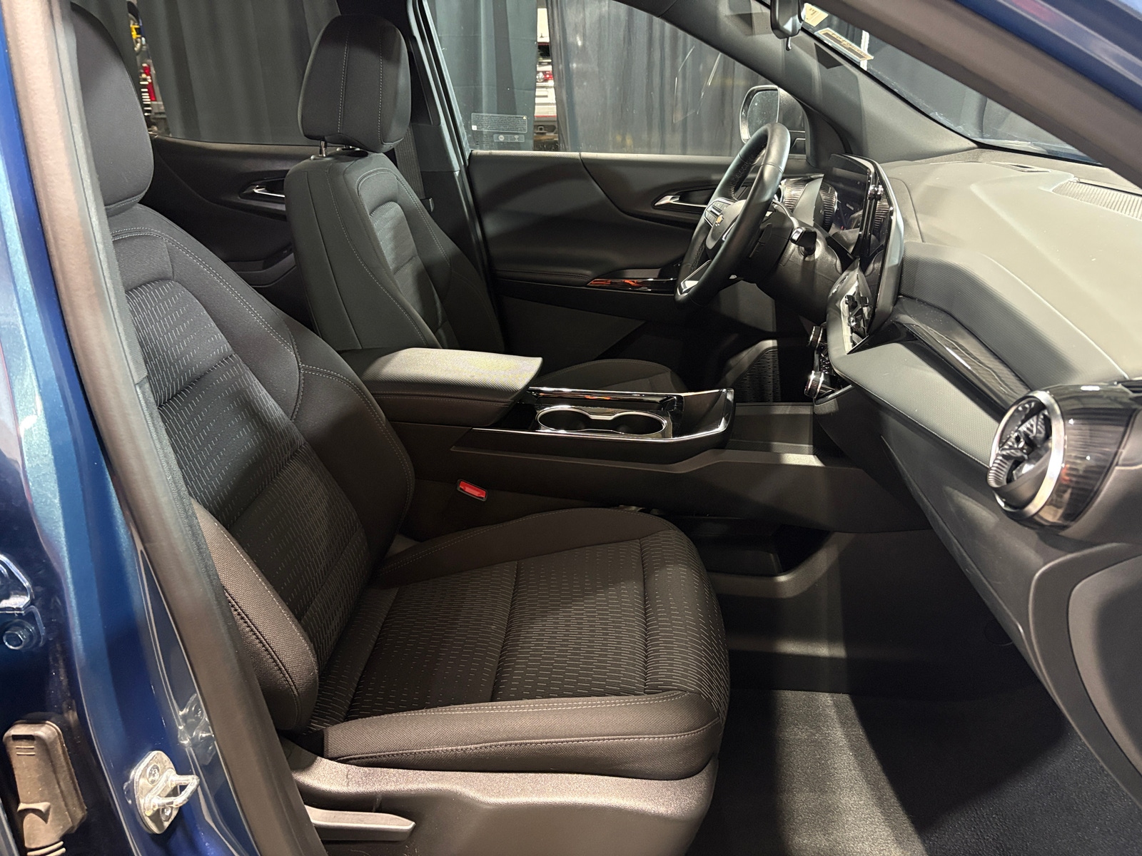 Thumbnail: 2025 Chevrolet Equinox - 2