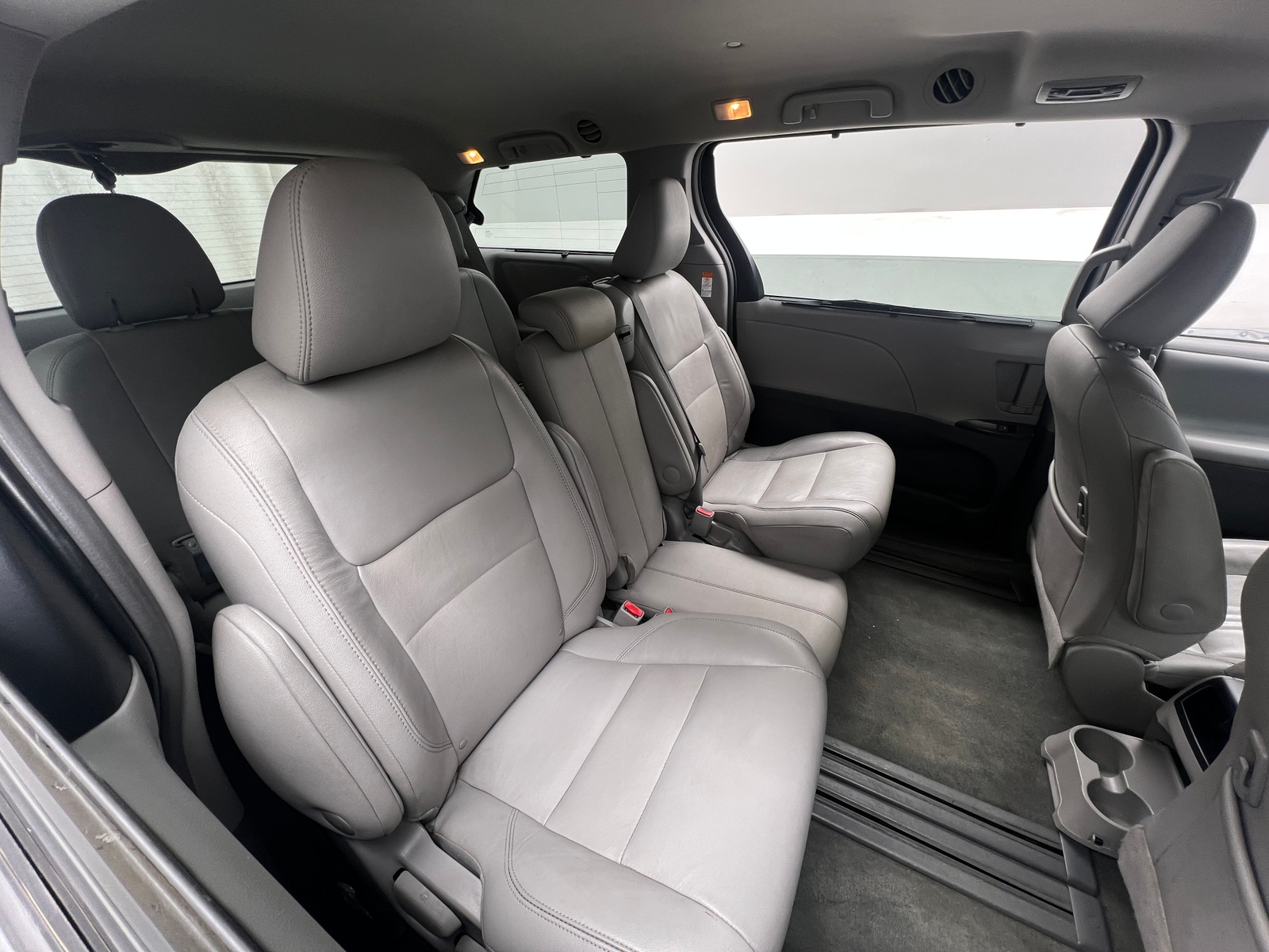 Thumbnail: 2017 Toyota Sienna - 5