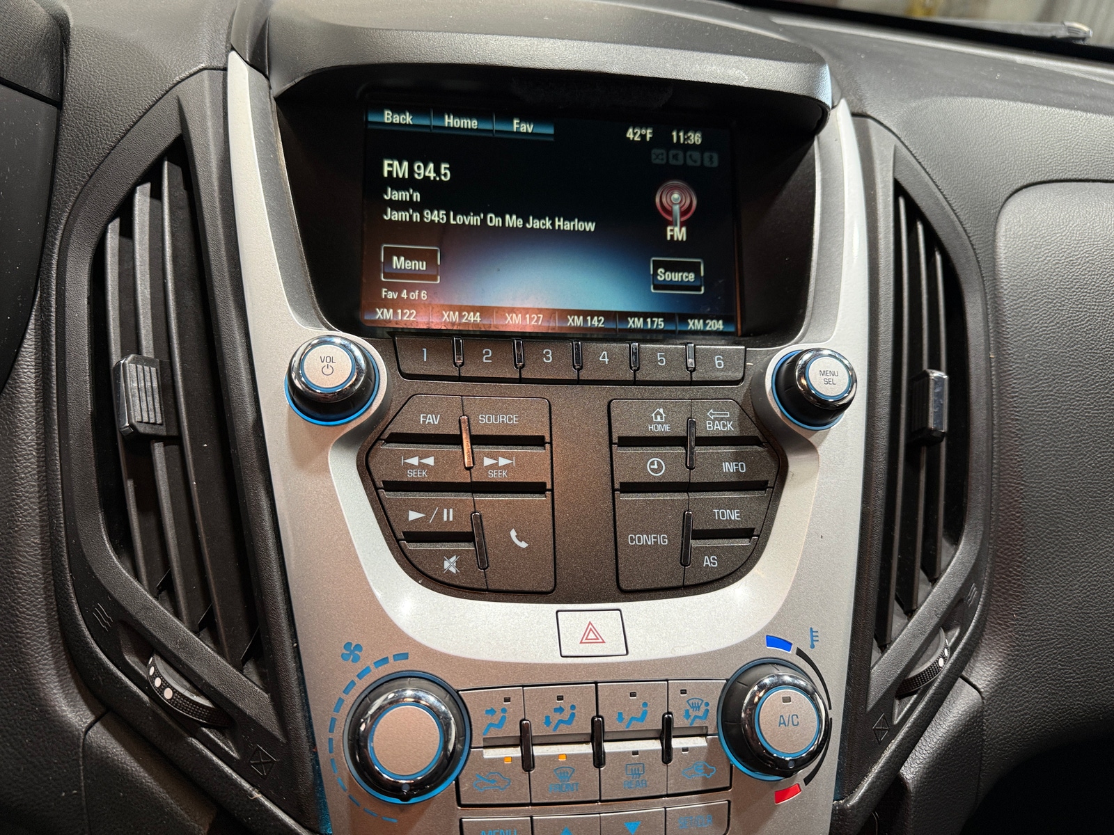 Thumbnail: 2017 Chevrolet Equinox - 4