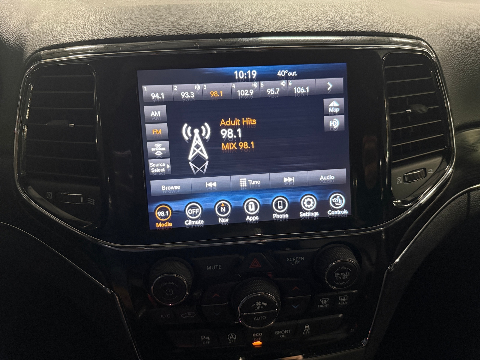 Thumbnail: 2021 Jeep Grand Cherokee - 3