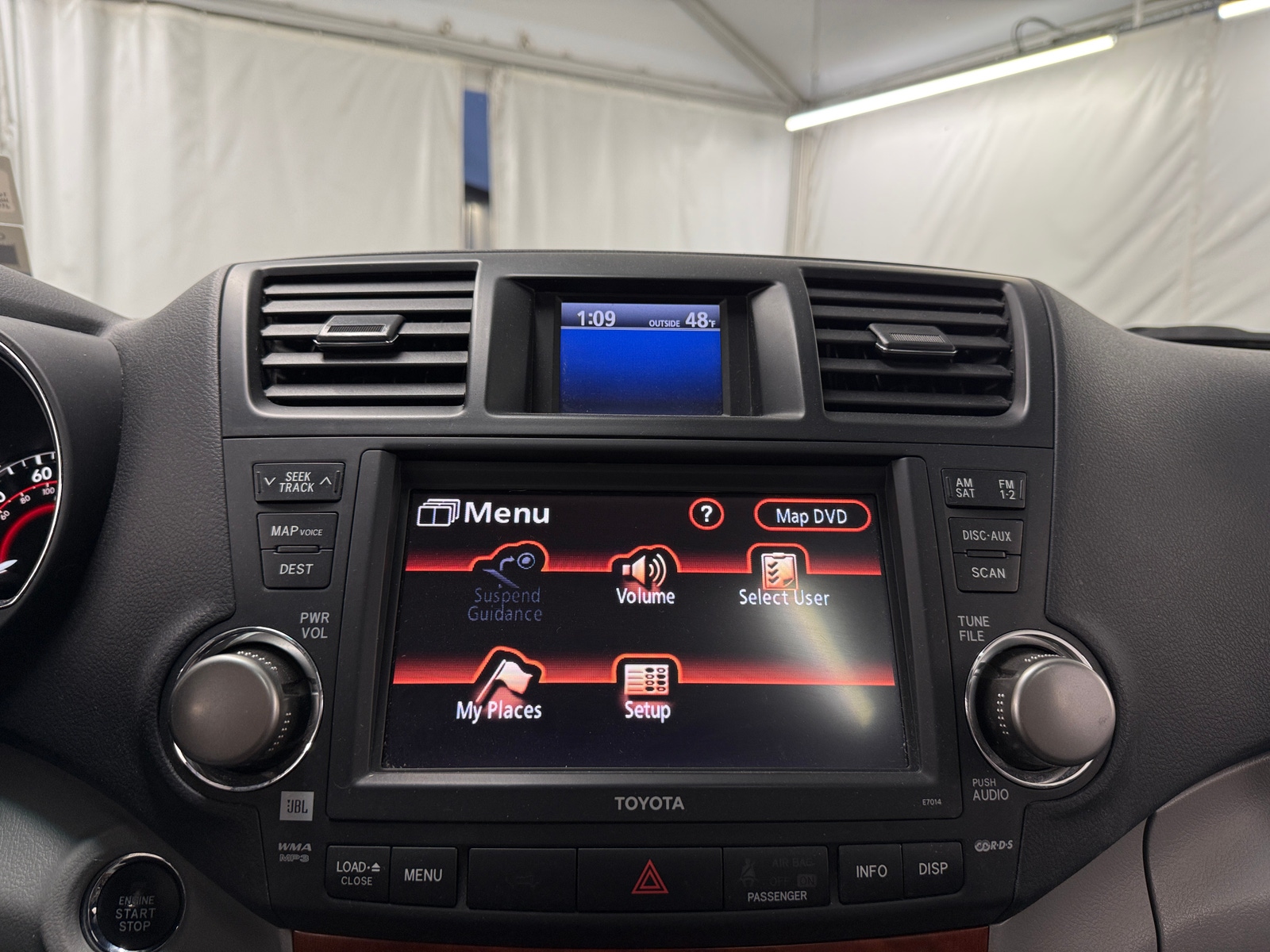 Thumbnail: 2010 Toyota Highlander - 3