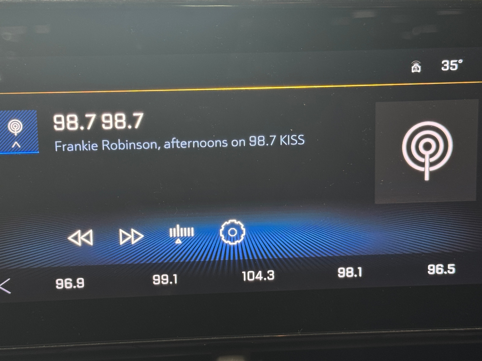 Thumbnail: 2025 Chevrolet Trax - 3