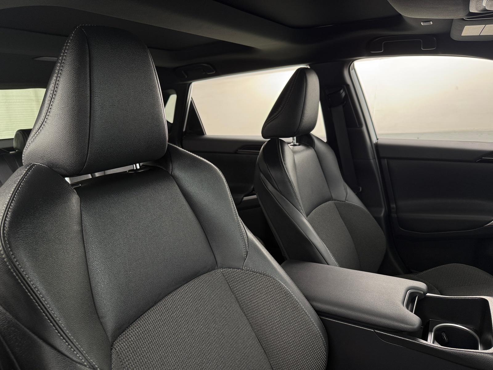 Thumbnail: 2025 Toyota bZ4X - 2