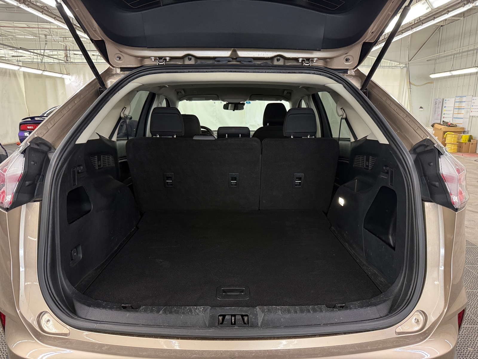 Thumbnail: 2020 Ford Edge - 7