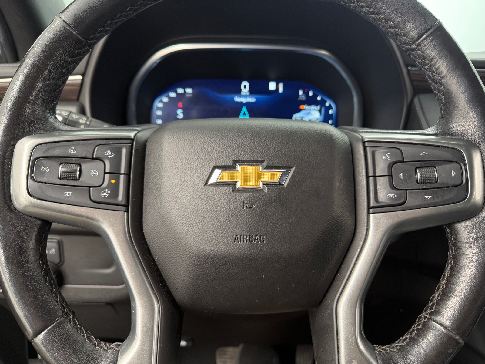 Thumbnail: 2022 Chevrolet Tahoe - 4