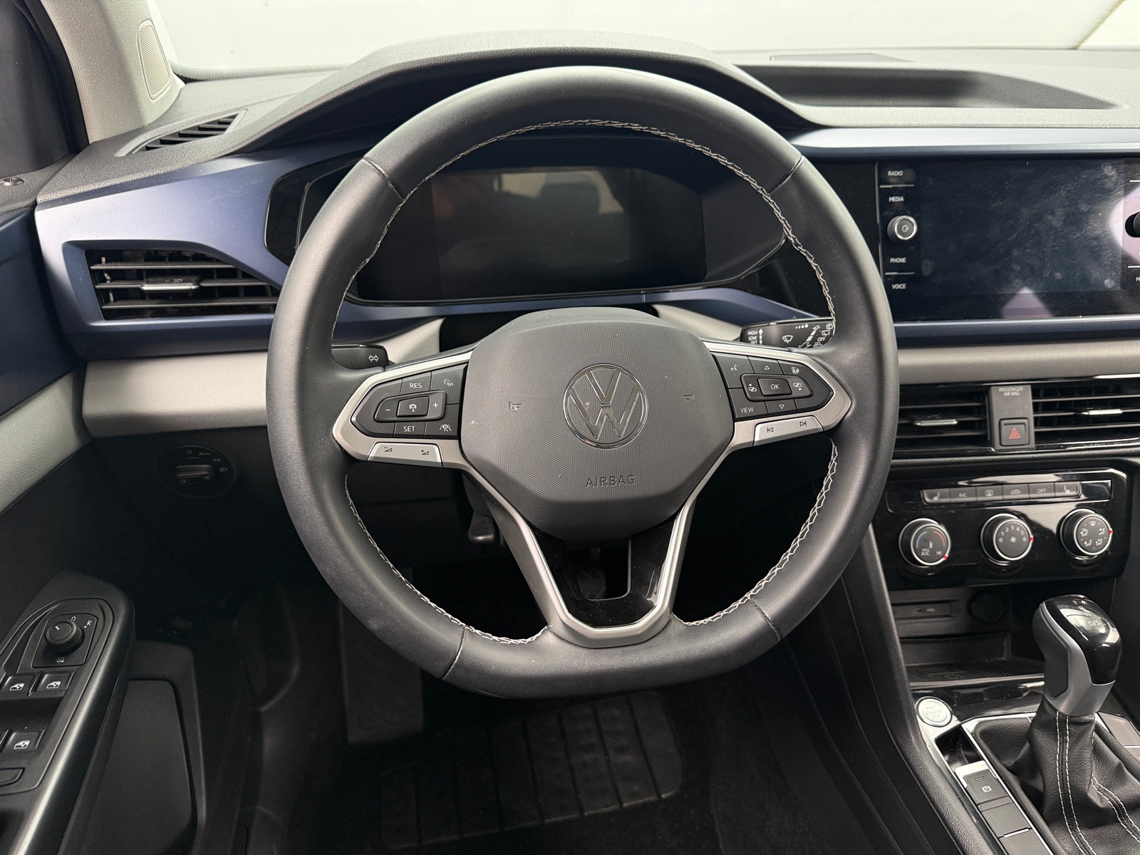 Thumbnail: 2023 Volkswagen Taos - 5