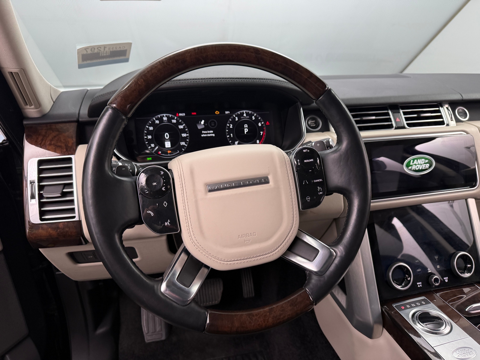 Thumbnail: 2020 Land Rover Range Rover - 4
