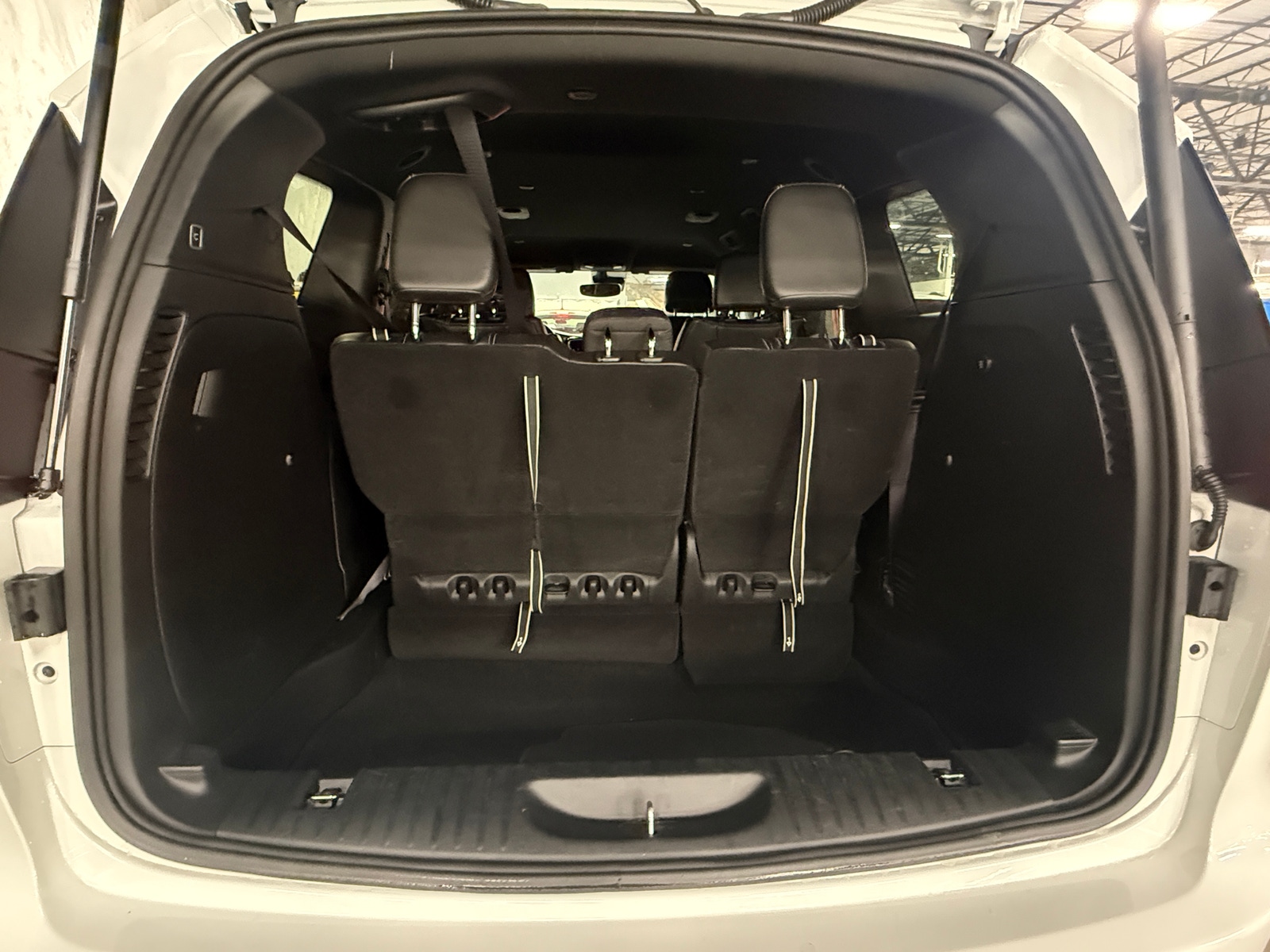 Thumbnail: 2025 Chrysler Pacifica - 6