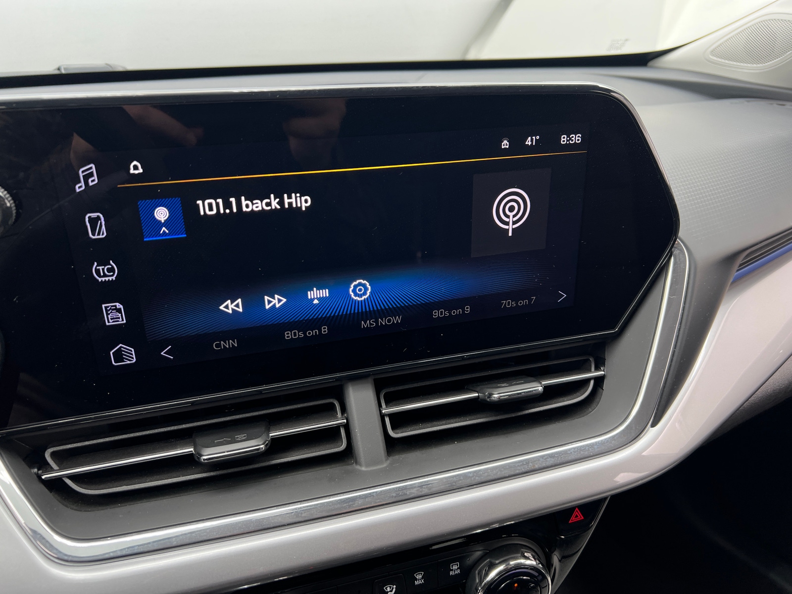 Thumbnail: 2025 Chevrolet Trax - 4