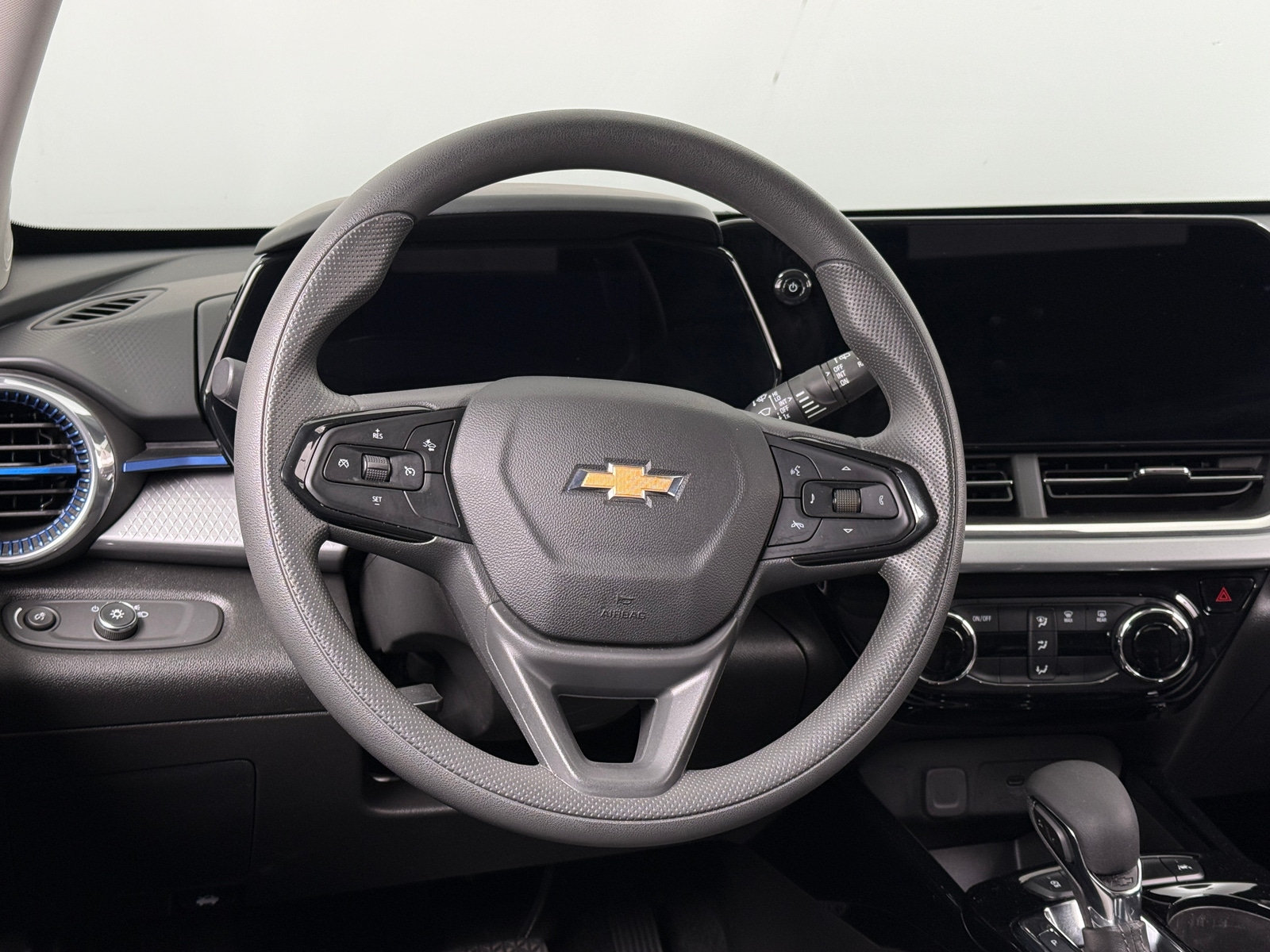 Thumbnail: 2025 Chevrolet Trax - 5