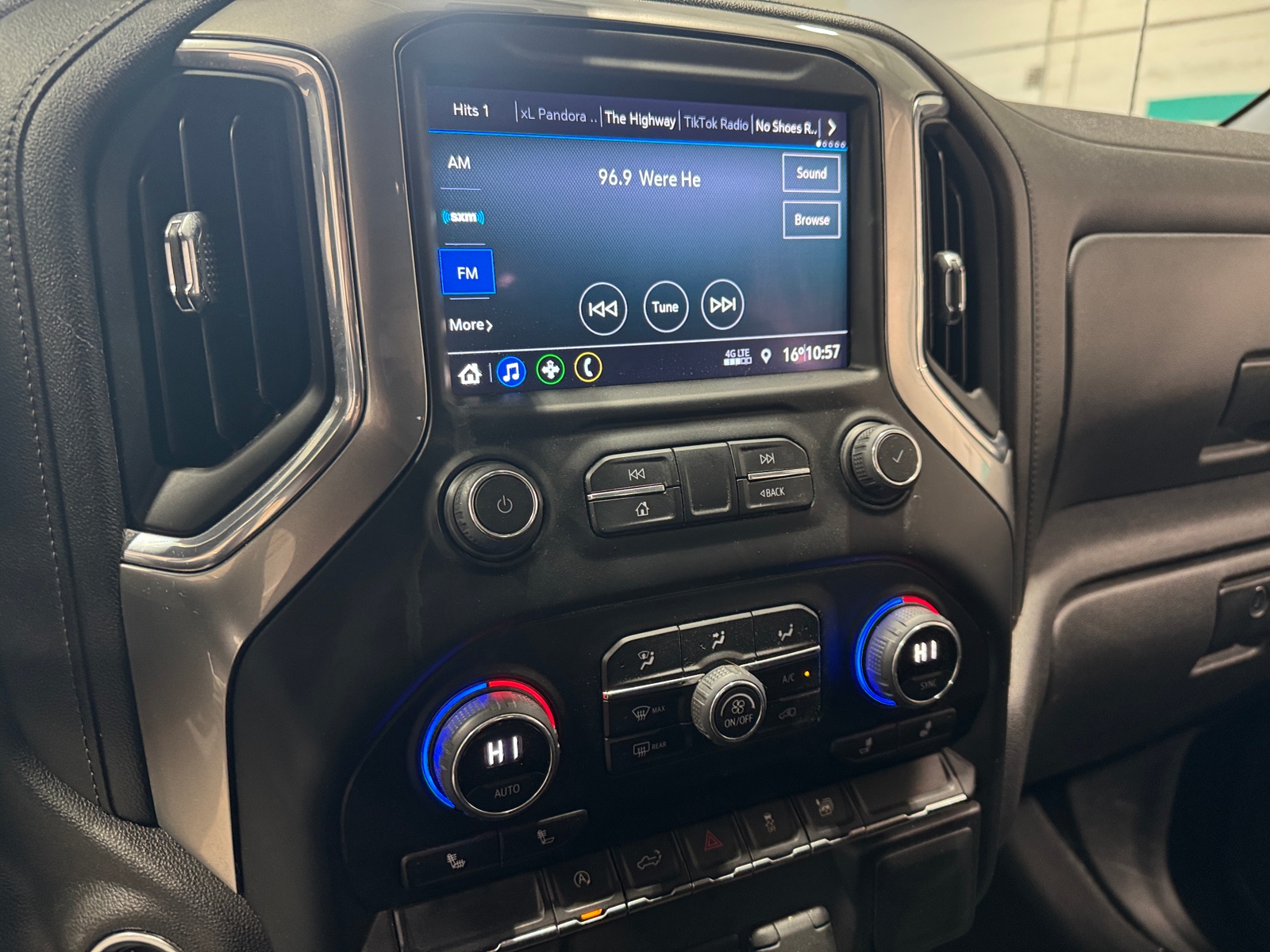 Thumbnail: 2022 Chevrolet Silverado 1500 - 4