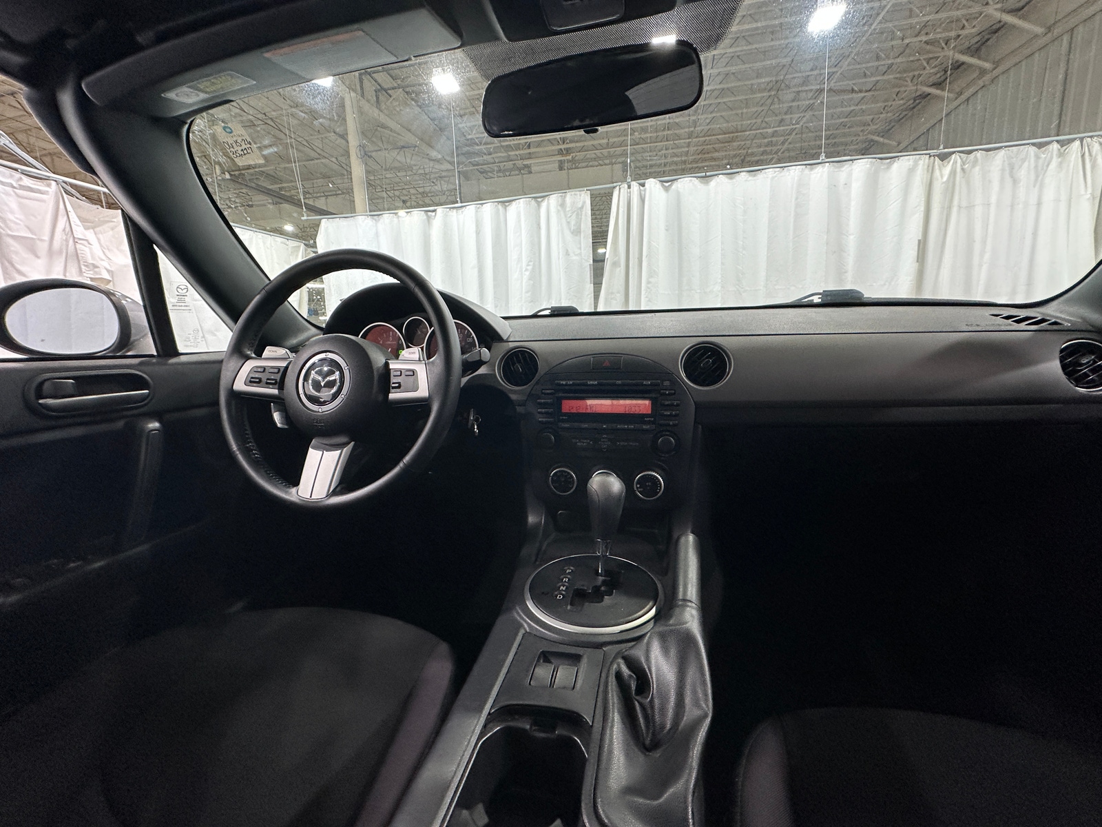 Thumbnail: 2011 Mazda MX-5 Miata - 3