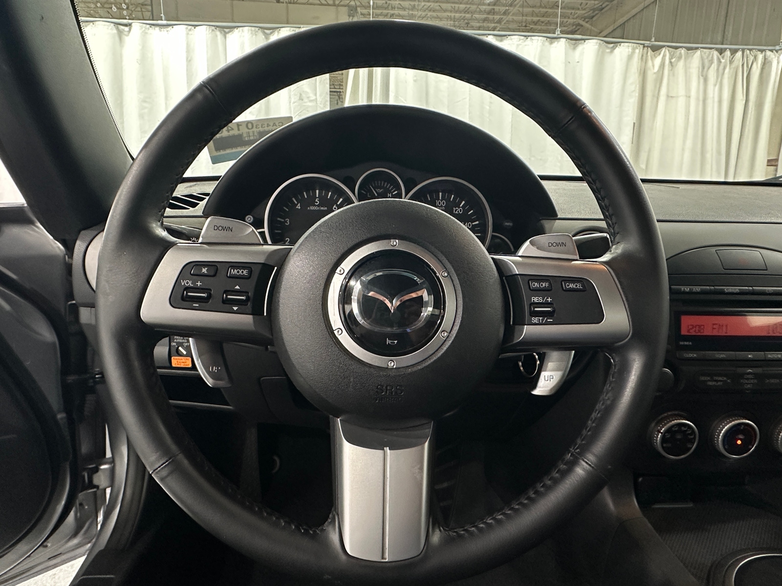 Thumbnail: 2011 Mazda MX-5 Miata - 4