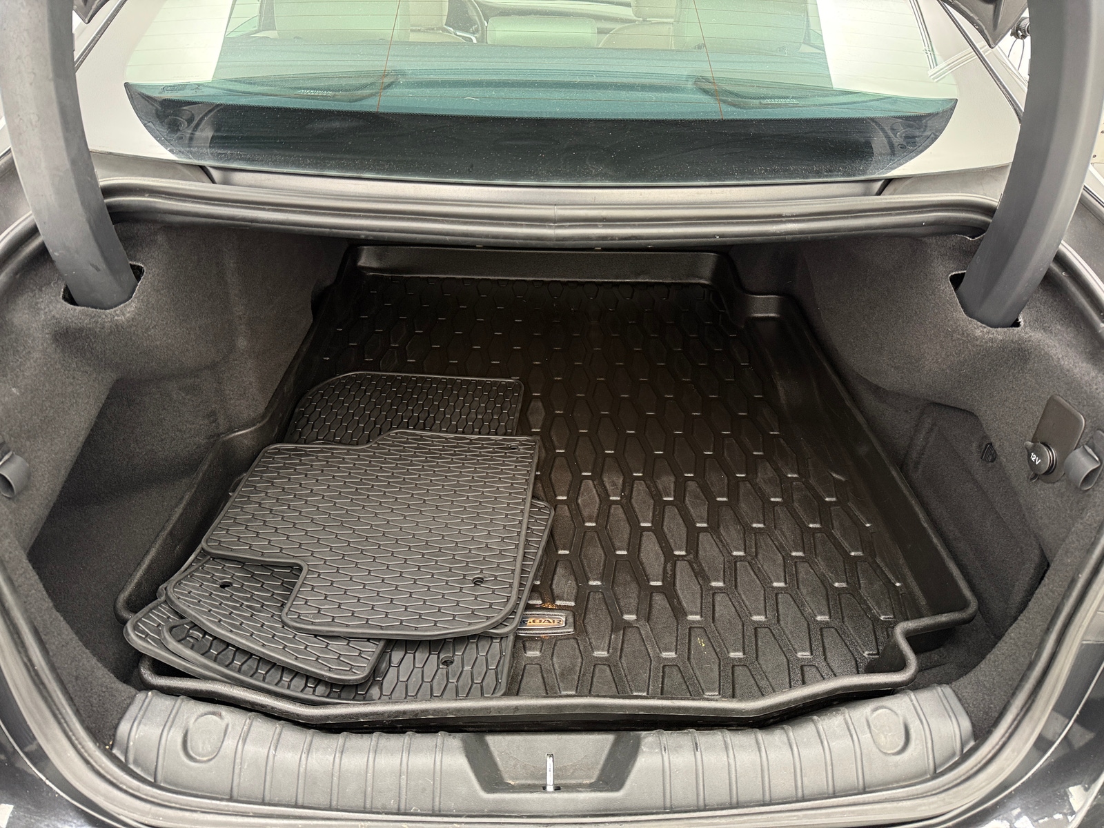 Thumbnail: 2020 Jaguar XF - 6