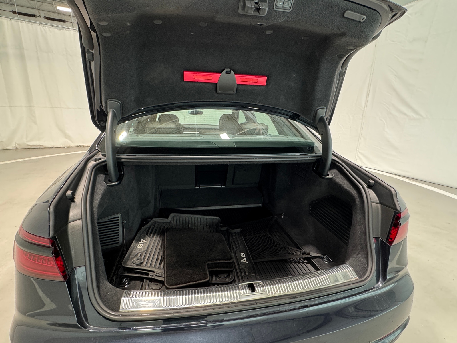 Thumbnail: 2021 Audi A8 - 6