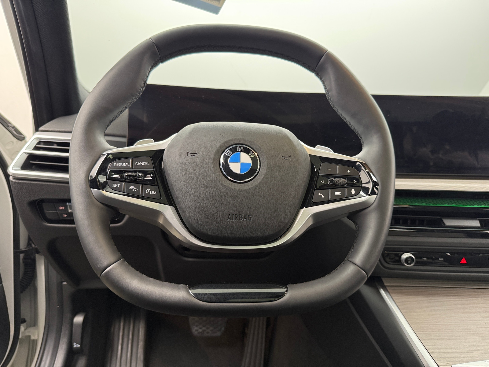 Thumbnail: 2025 BMW 3 Series - 4