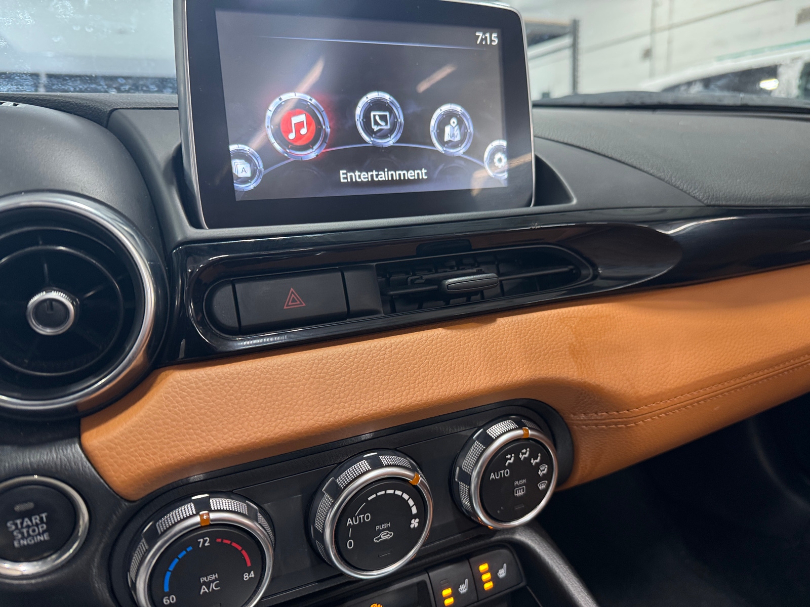 Thumbnail: 2017 Fiat 124 Spider - 3