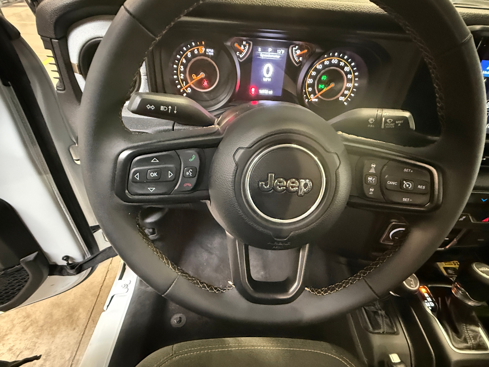 Thumbnail: 2025 Jeep Gladiator - 5