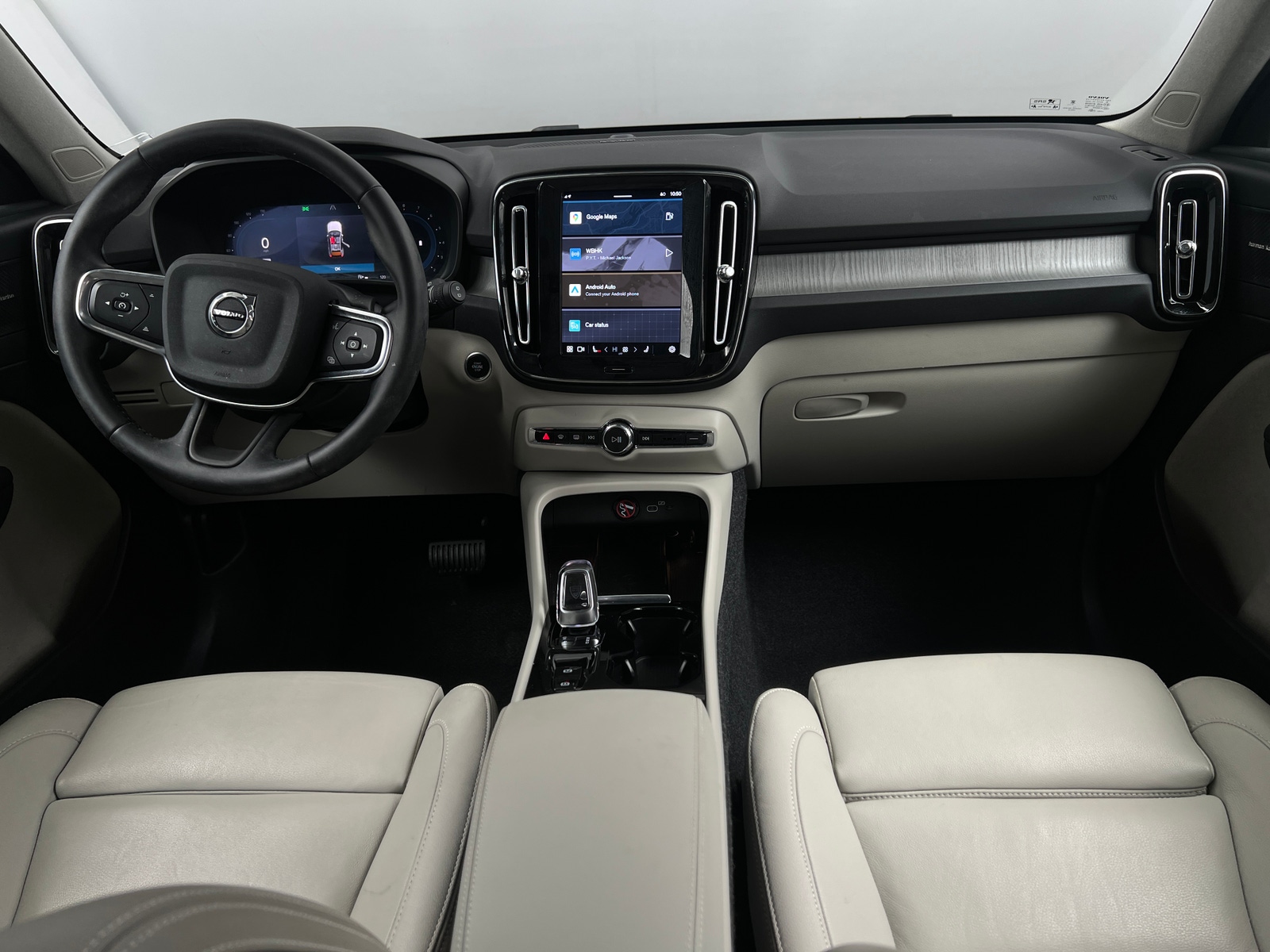 Thumbnail: 2025 Volvo XC40 - 2