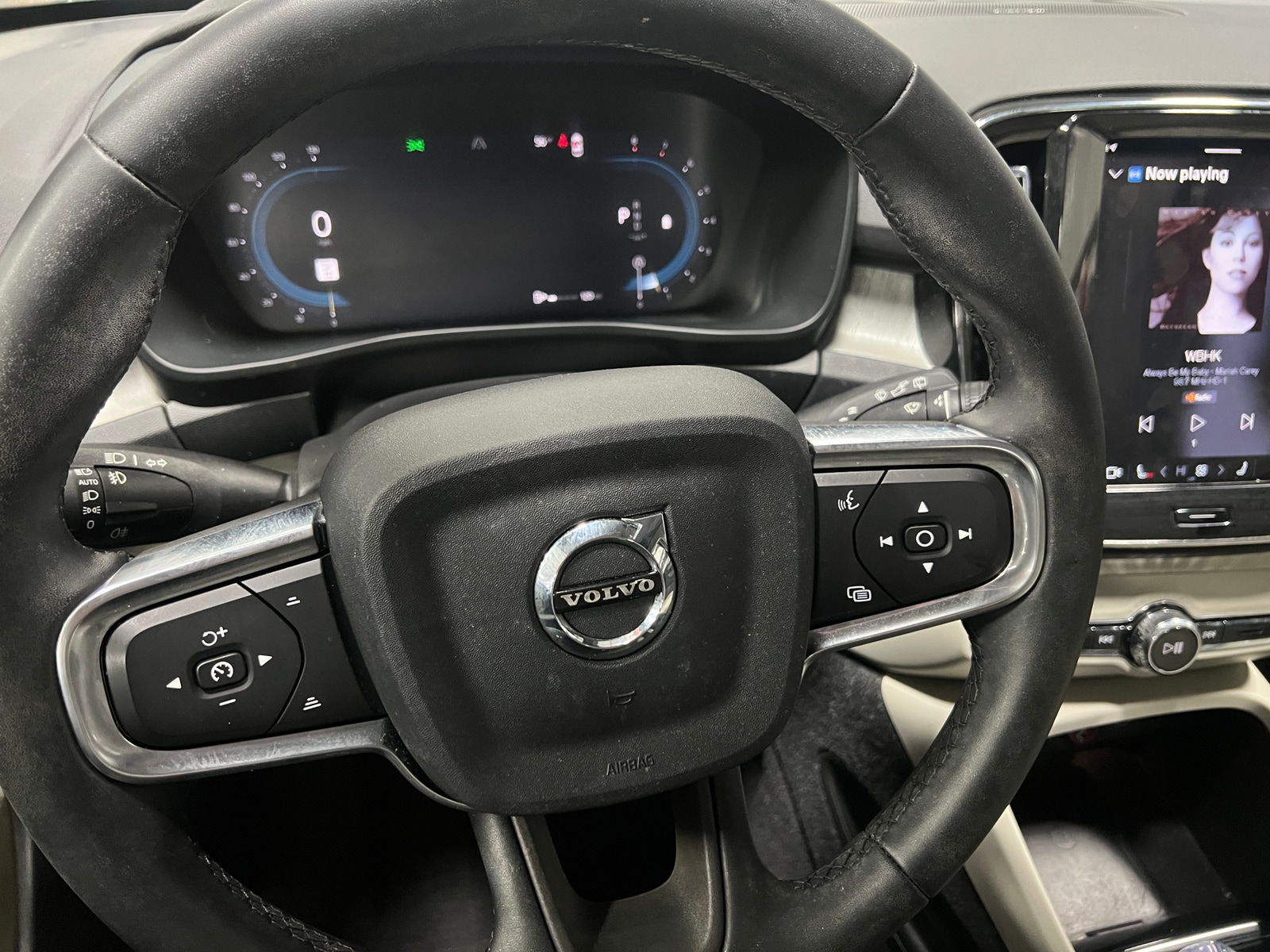 Thumbnail: 2025 Volvo XC40 - 4