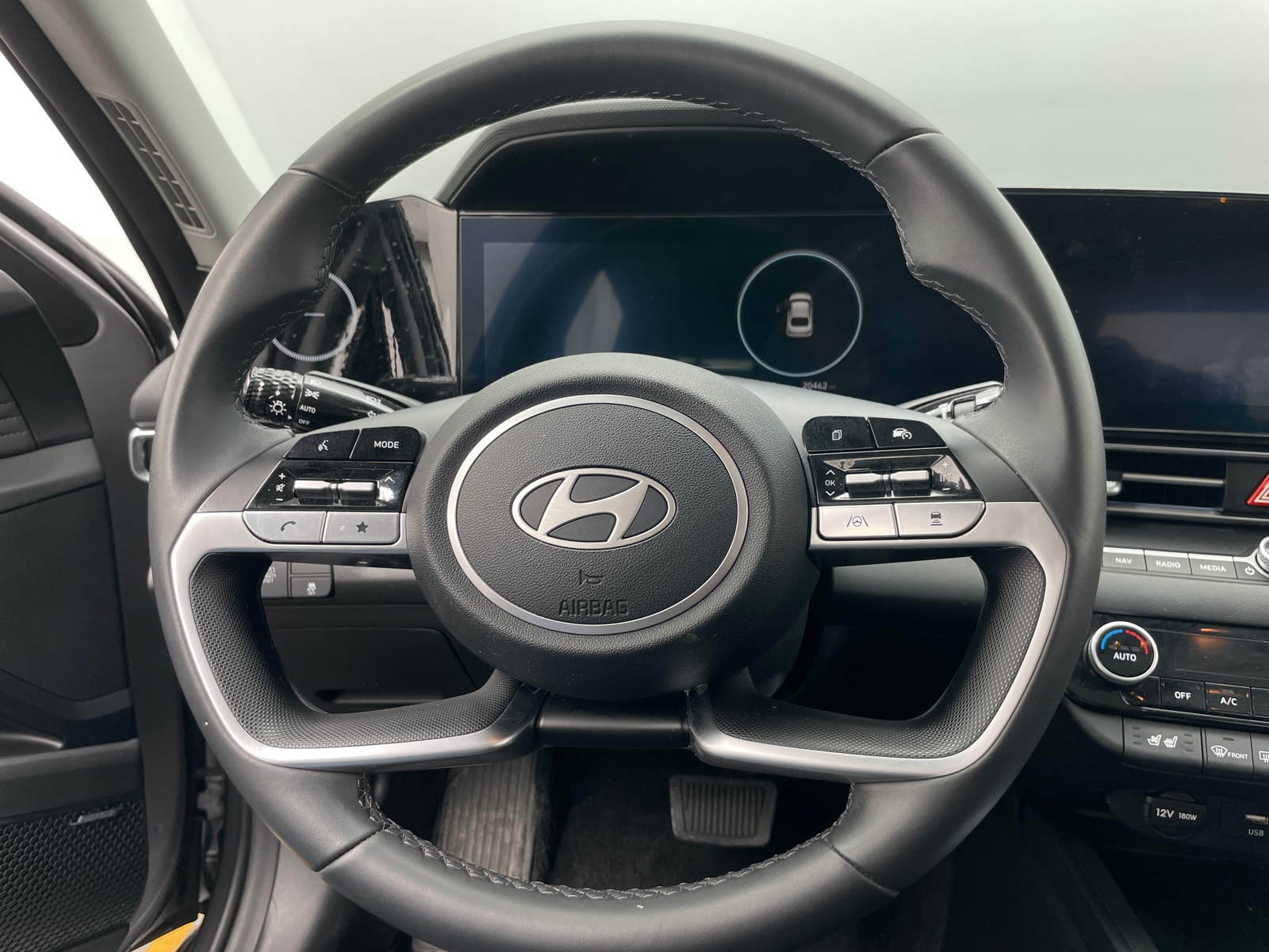 Thumbnail: 2025 Hyundai Elantra - 4