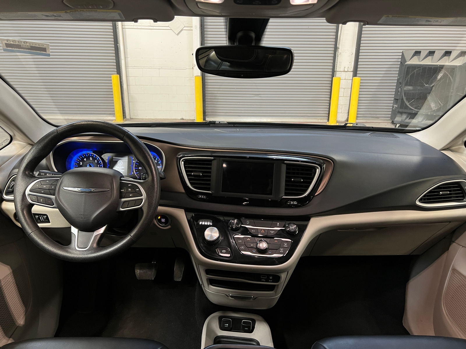 Thumbnail: 2020 Chrysler Voyager - 2