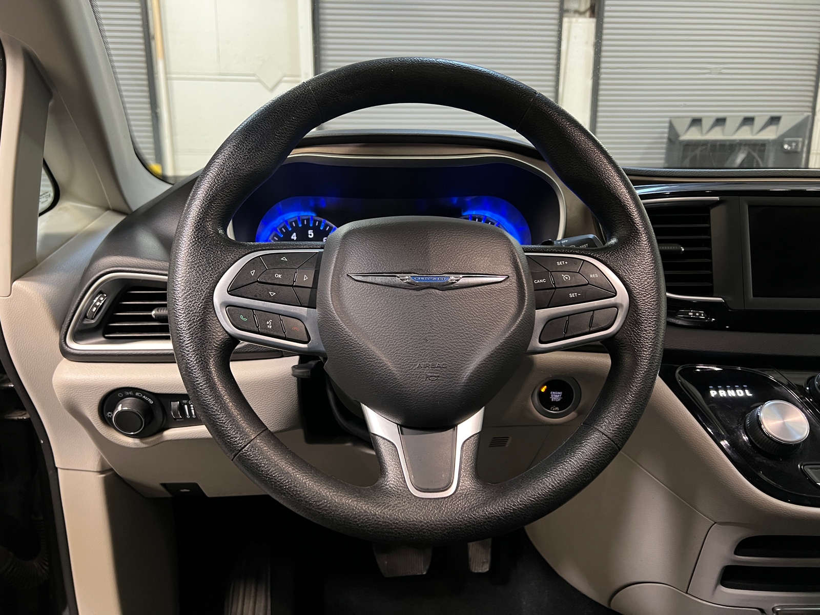 Thumbnail: 2020 Chrysler Voyager - 4