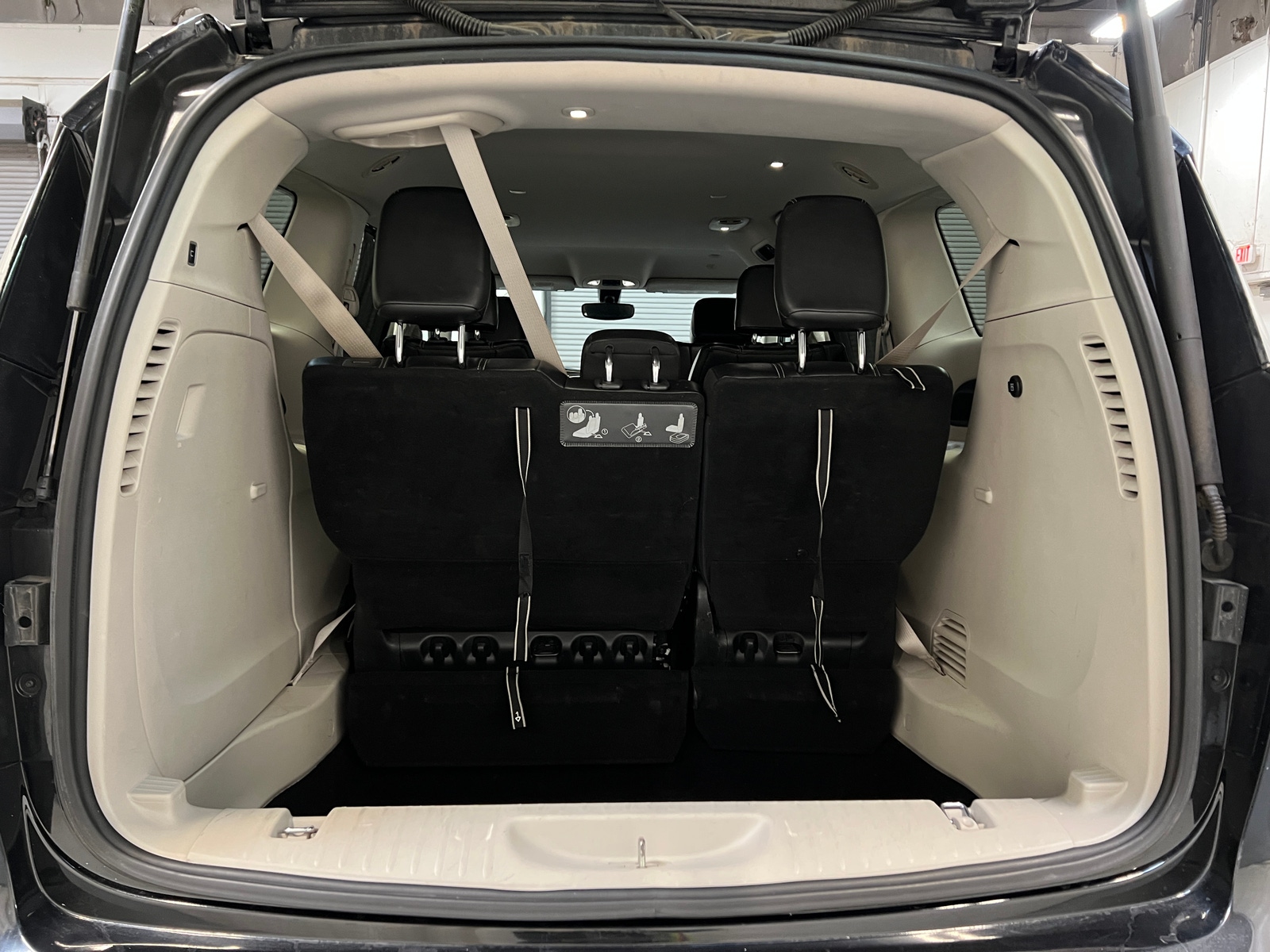 Thumbnail: 2020 Chrysler Voyager - 6