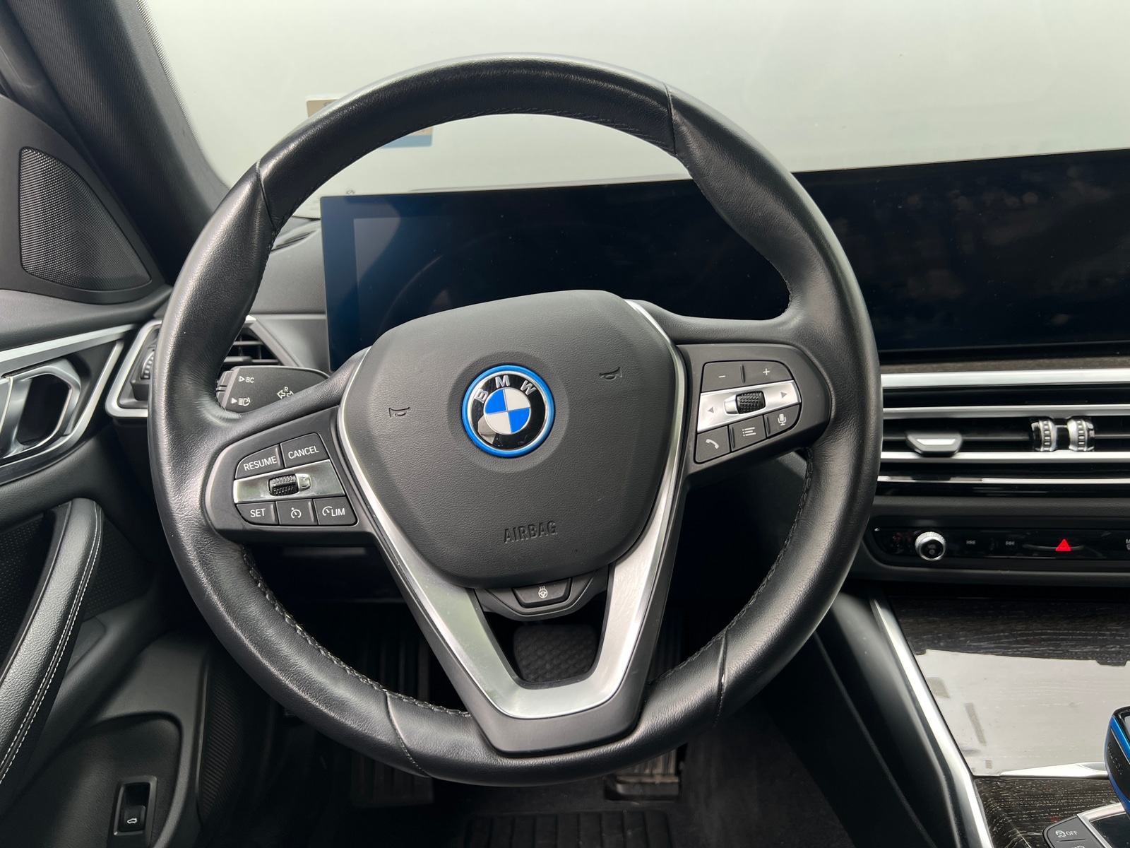 Thumbnail: 2022 BMW i4 - 4