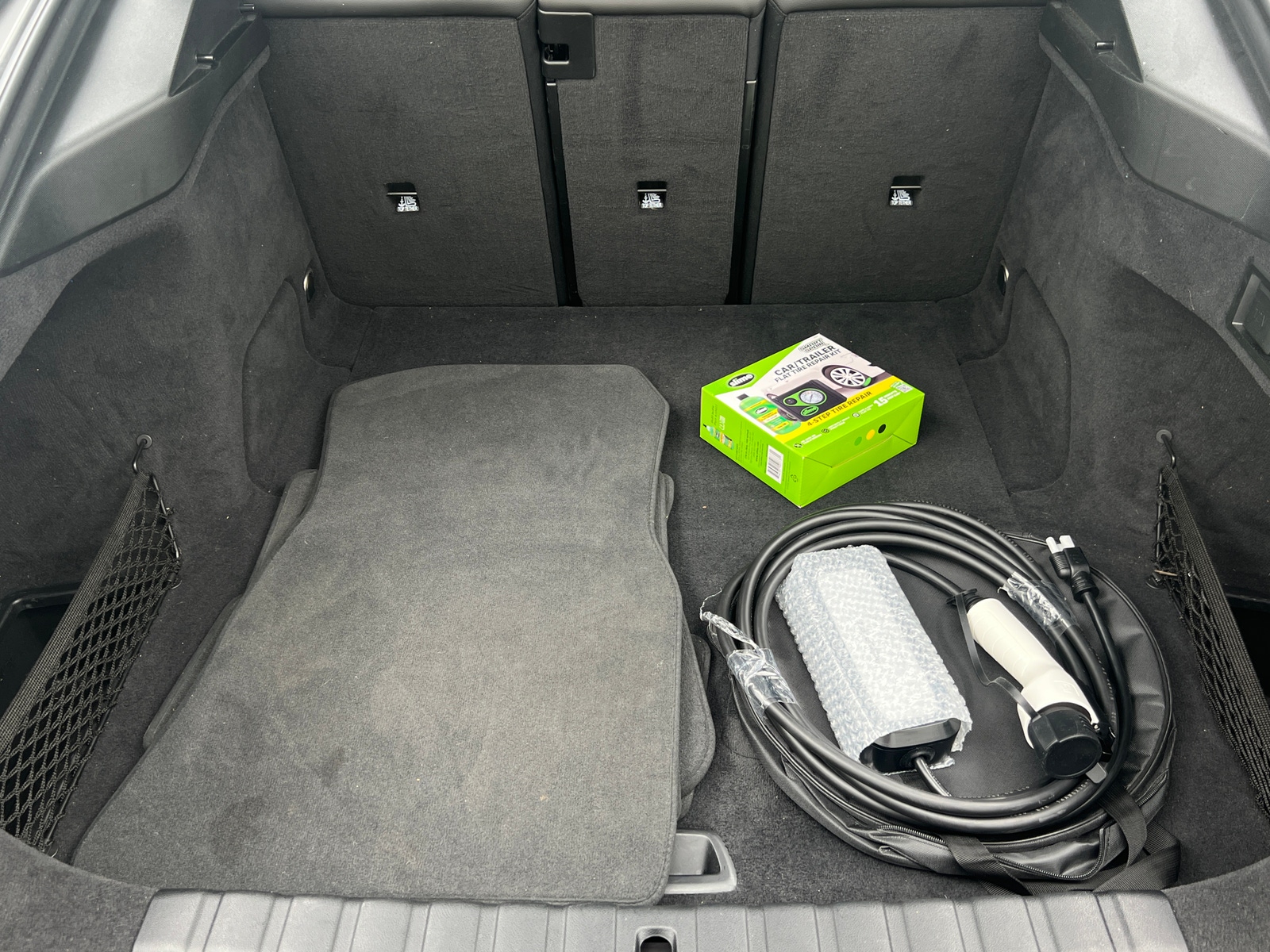 Thumbnail: 2022 BMW i4 - 6