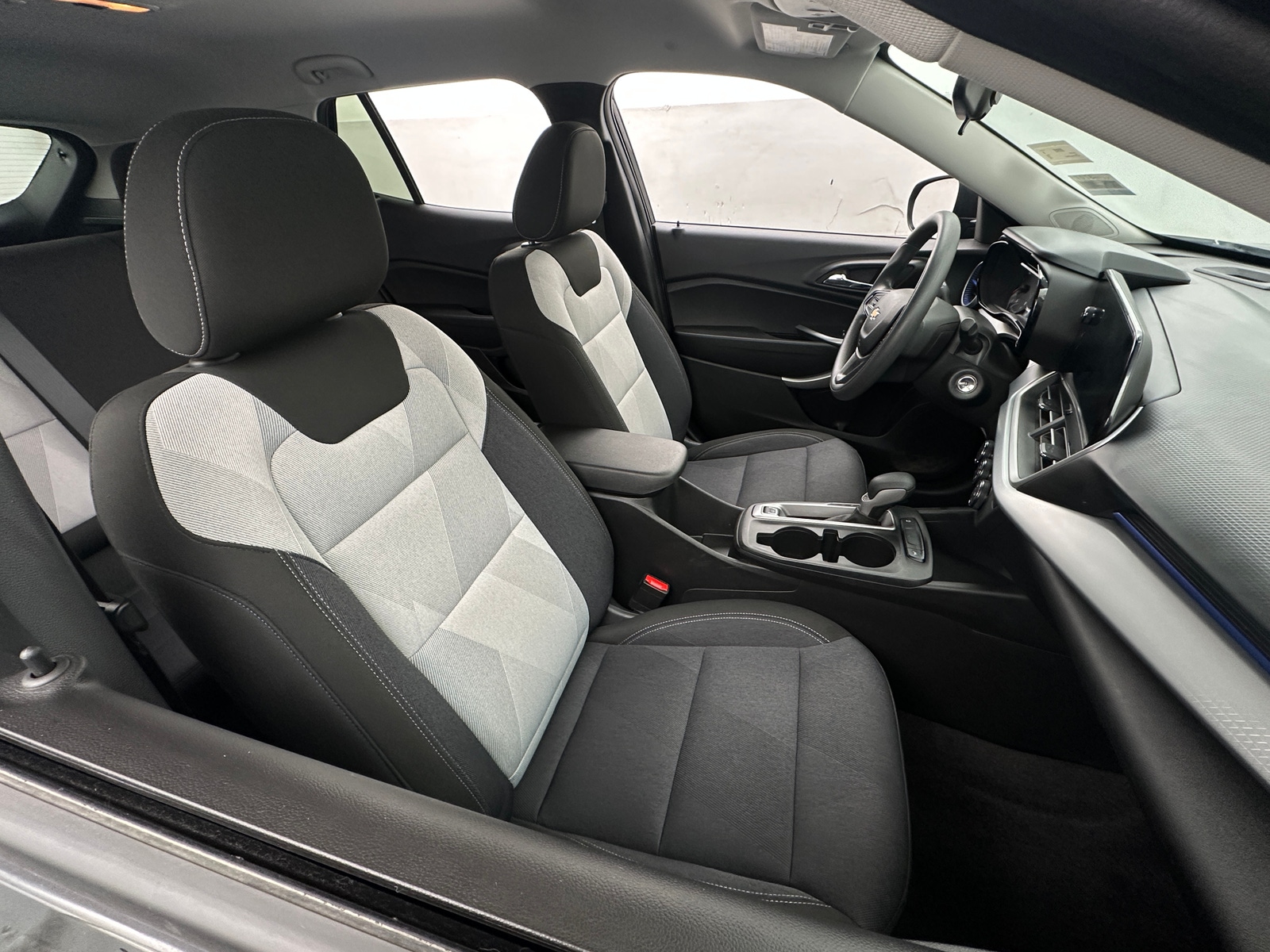 Thumbnail: 2025 Chevrolet Trax - 2