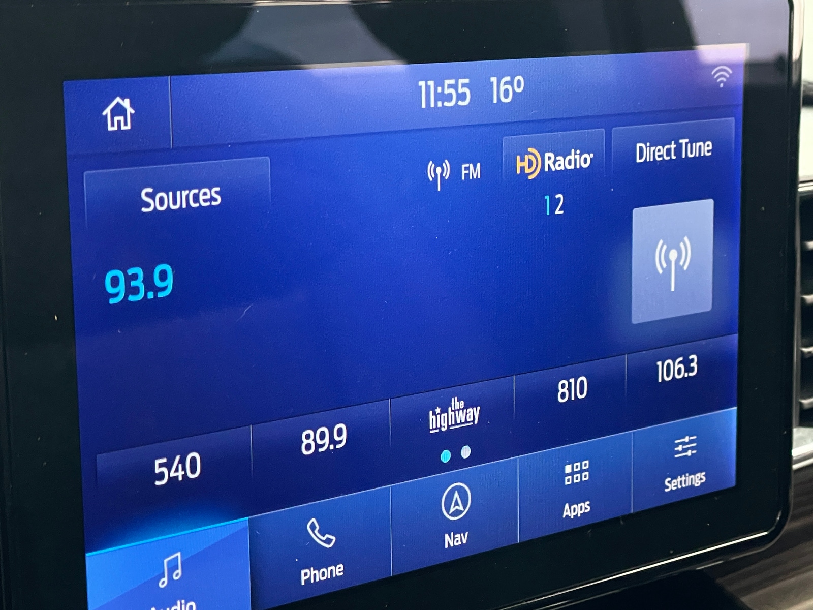 Thumbnail: 2022 Ford Explorer - 3