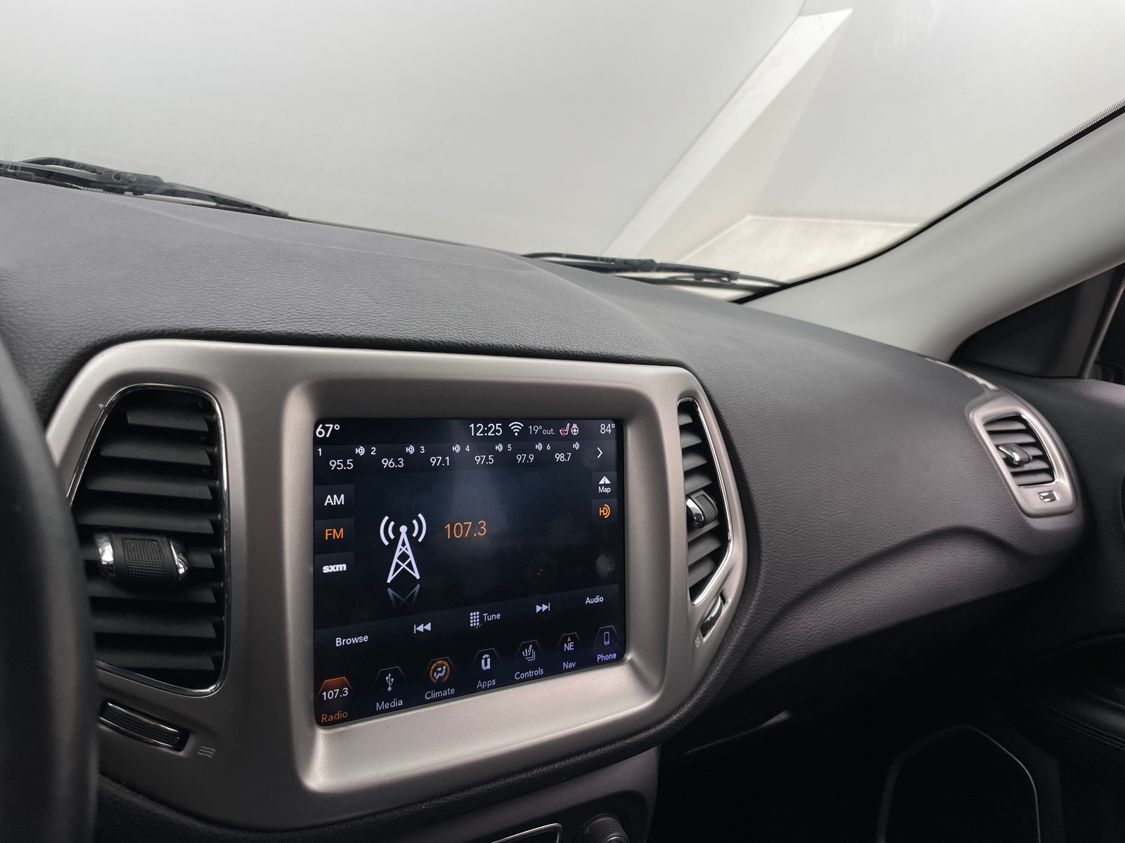 Thumbnail: 2019 Jeep Compass - 3