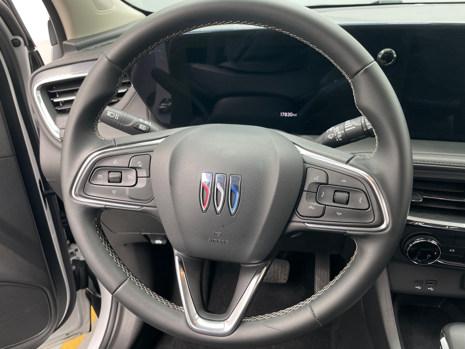 Thumbnail: 2025 Buick Encore GX - 5