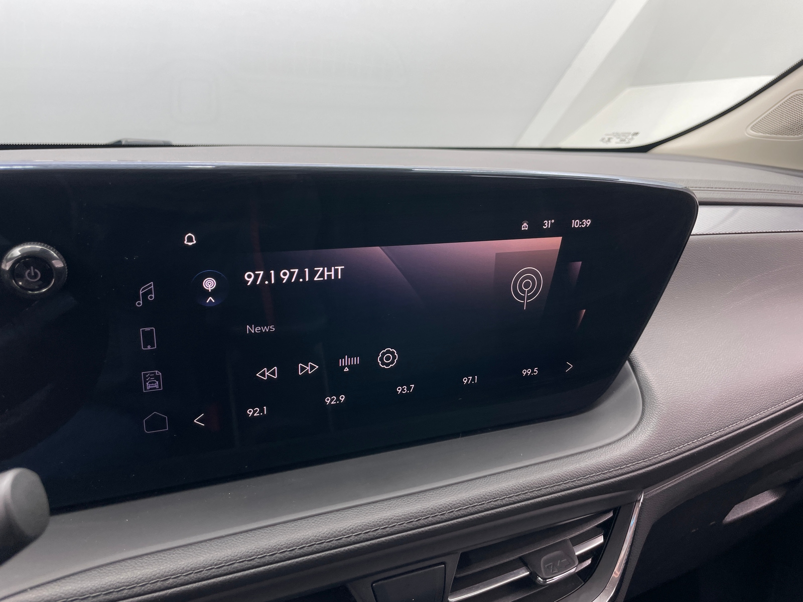 Thumbnail: 2025 Buick Encore GX - 4