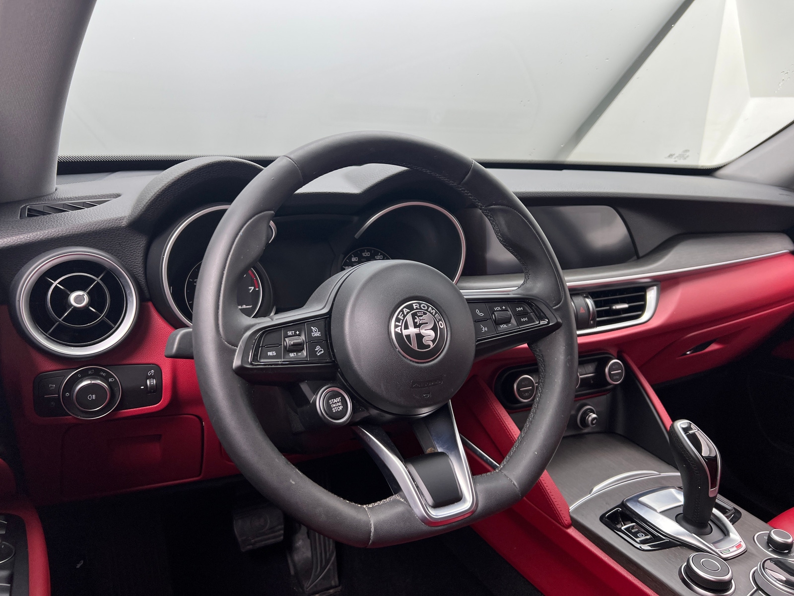 Thumbnail: 2020 Alfa Romeo Stelvio - 4