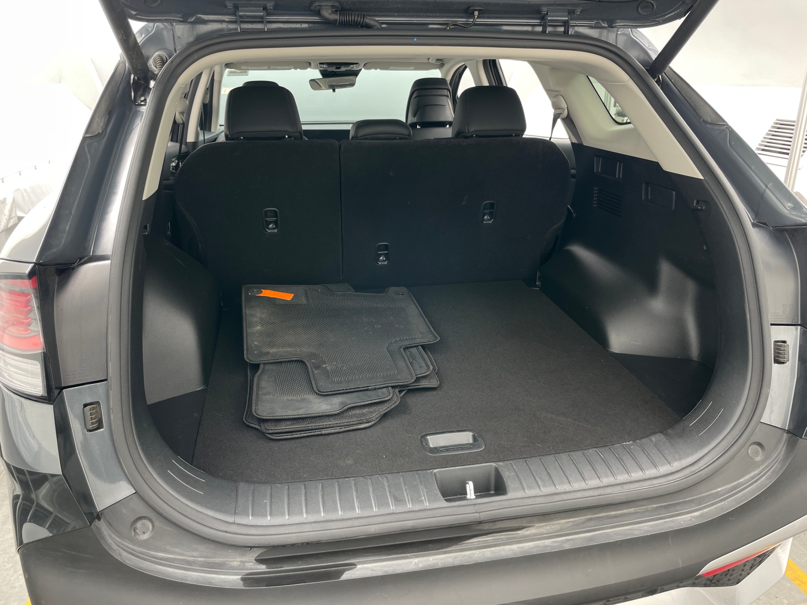 Thumbnail: 2024 Kia Sportage - 6