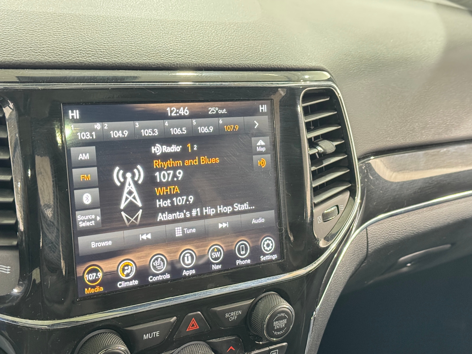 Thumbnail: 2021 Jeep Grand Cherokee - 3