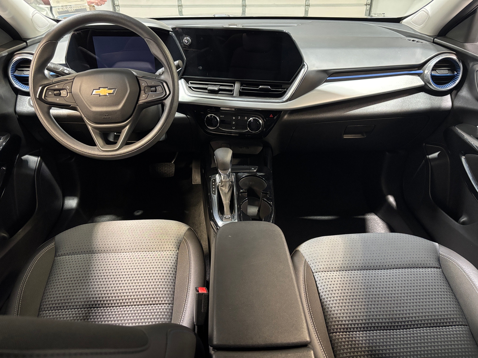 Thumbnail: 2025 Chevrolet Trax - 3