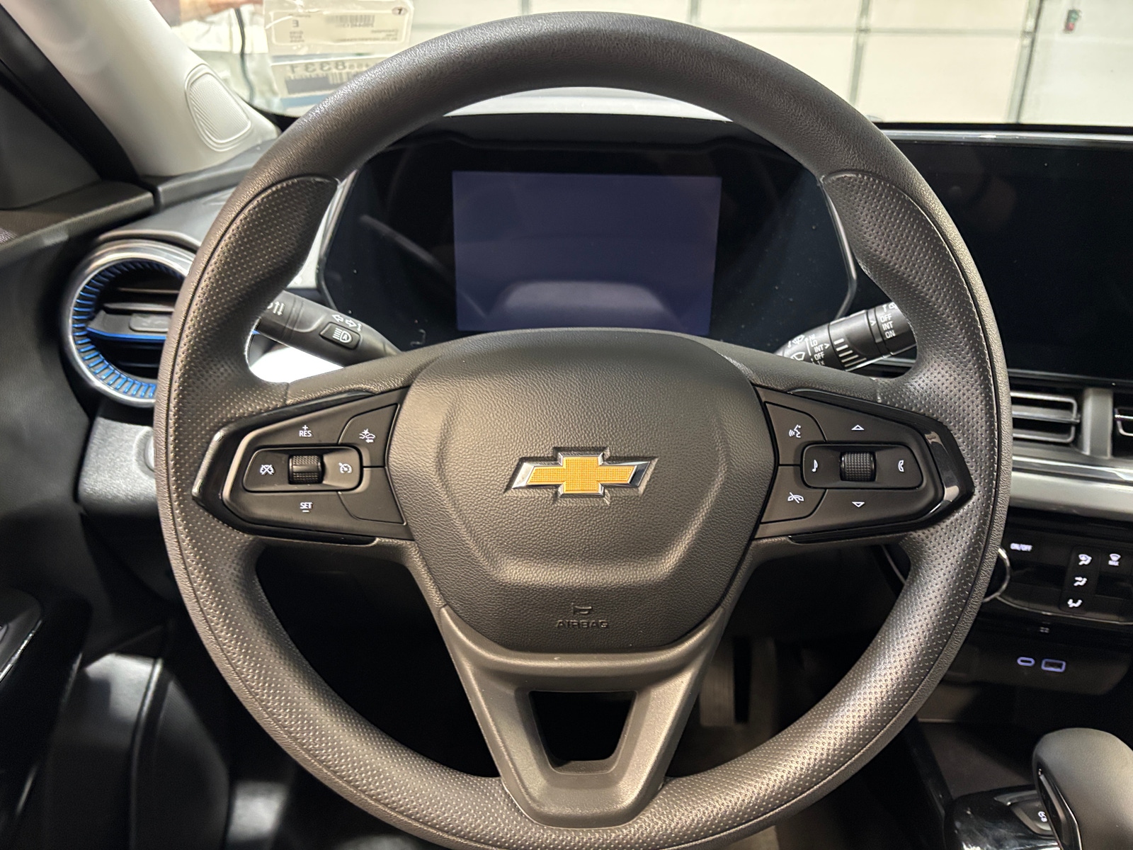 Thumbnail: 2025 Chevrolet Trax - 5