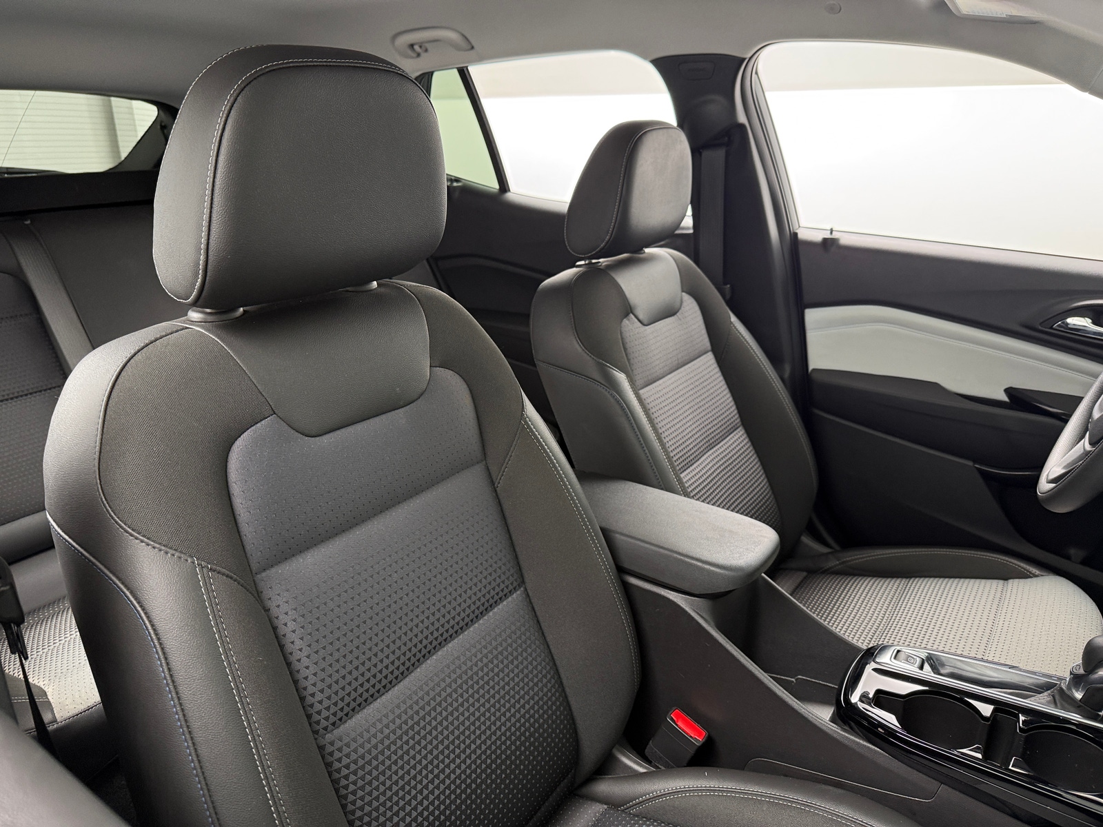 Thumbnail: 2025 Chevrolet Trax - 2