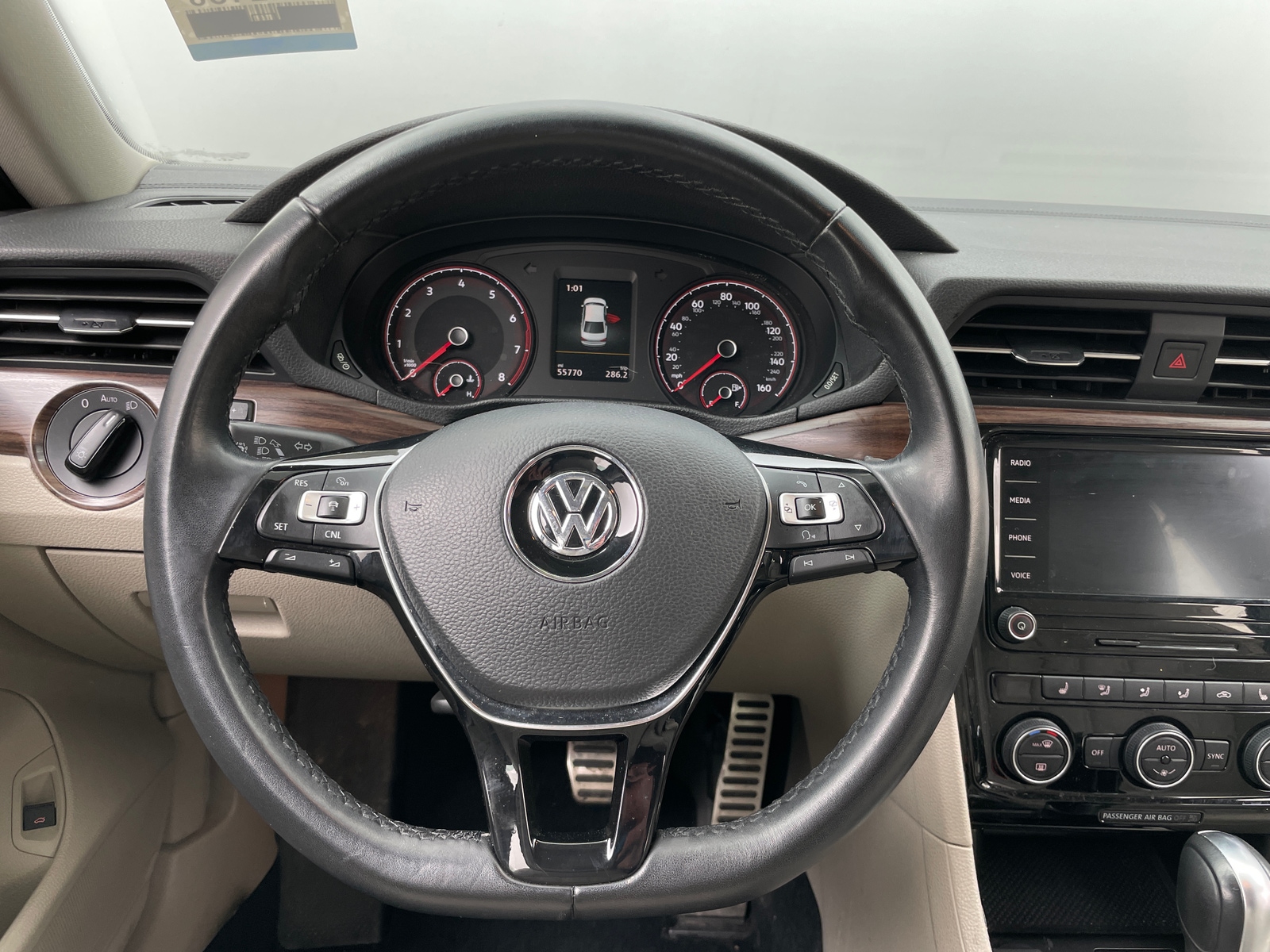 Thumbnail: 2020 Volkswagen Passat - 4