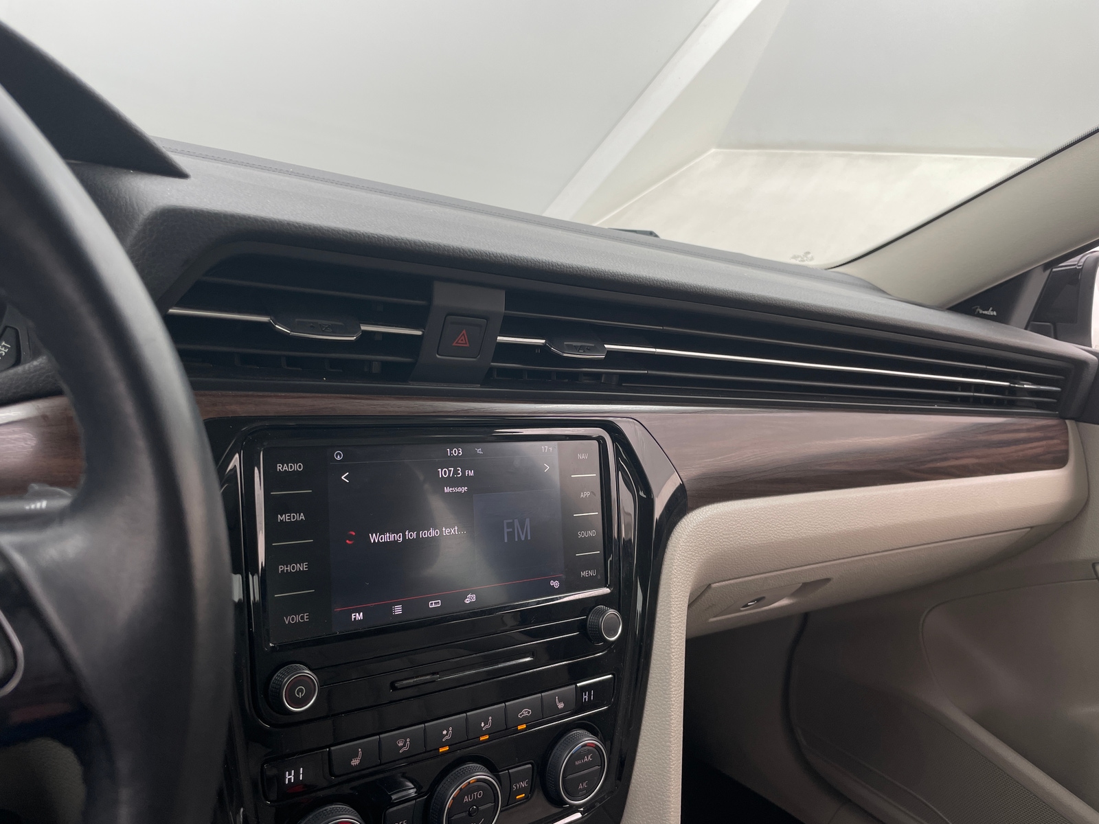 Thumbnail: 2020 Volkswagen Passat - 3