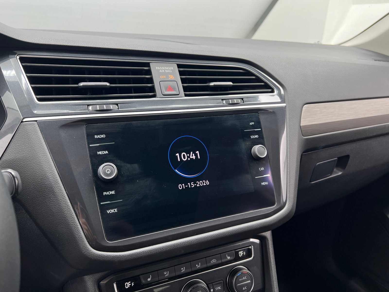 Thumbnail: 2021 Volkswagen Tiguan - 3