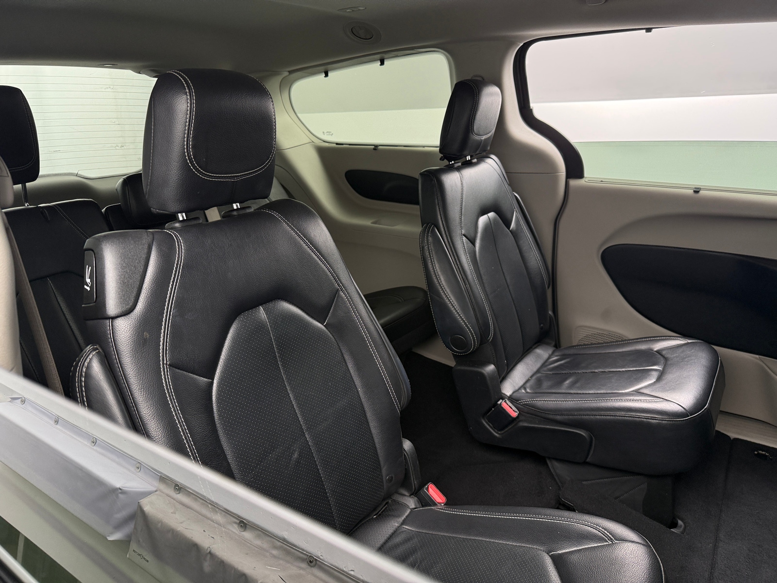 Thumbnail: 2022 Chrysler Pacifica - 5