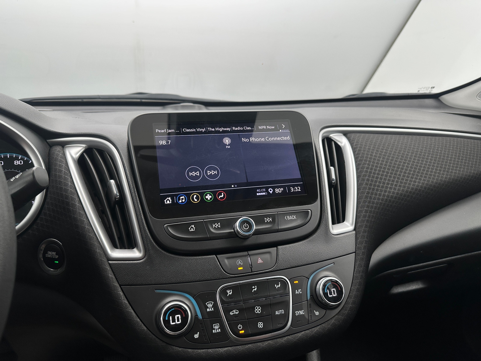 Thumbnail: 2024 Chevrolet Malibu - 4