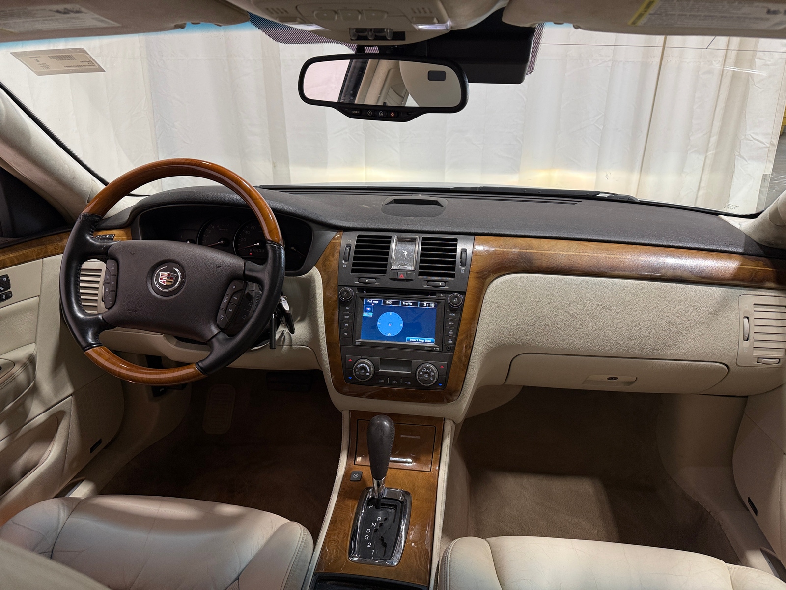 Thumbnail: 2011 Cadillac DTS - 2
