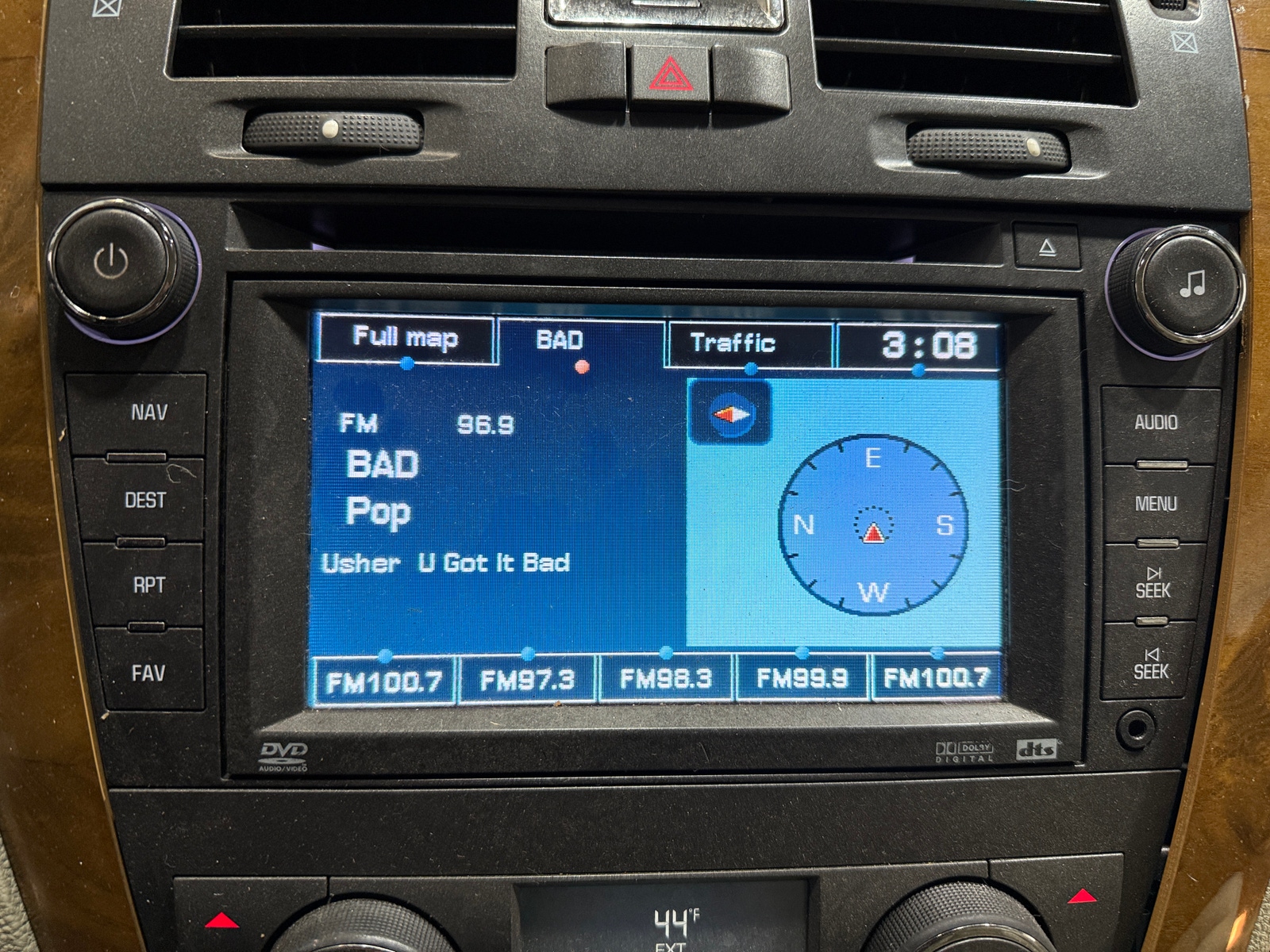 Thumbnail: 2011 Cadillac DTS - 3